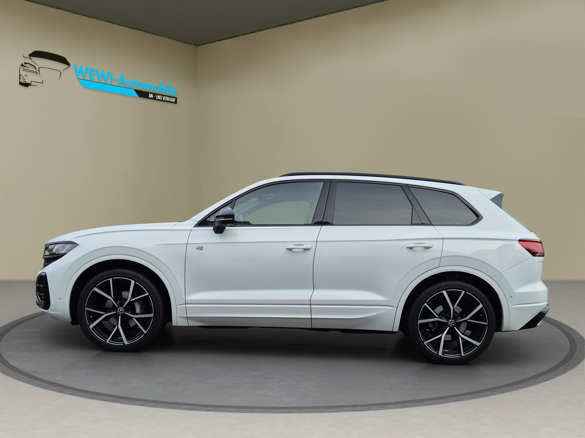 VW Touareg 3.0 TDI R-Line Tiptronic-image-3