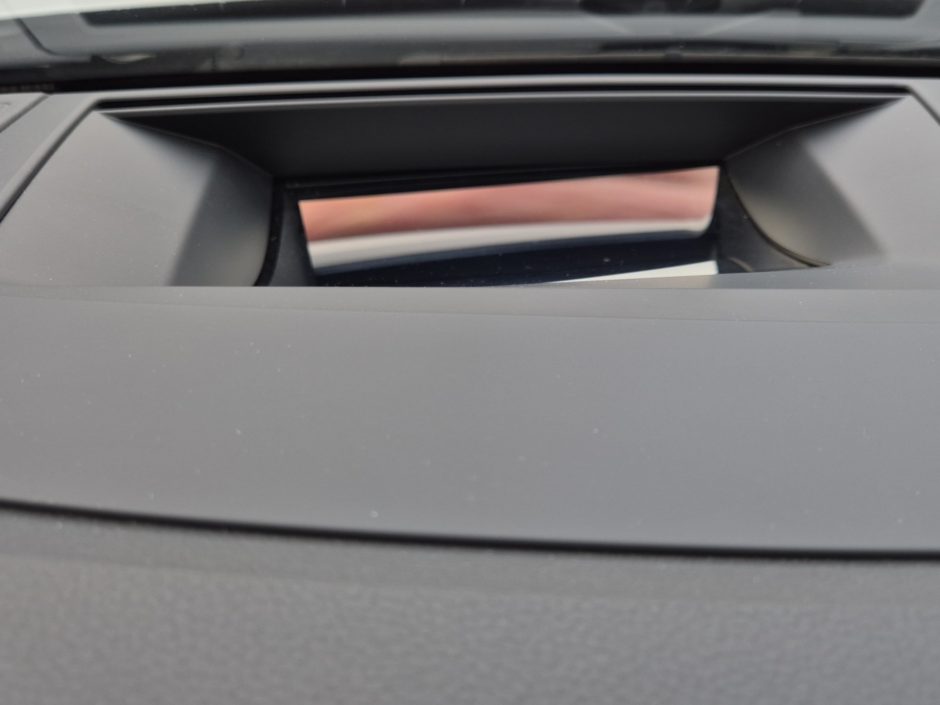 VW Touareg 3.0 TDI R-Line Tiptronic-image-12