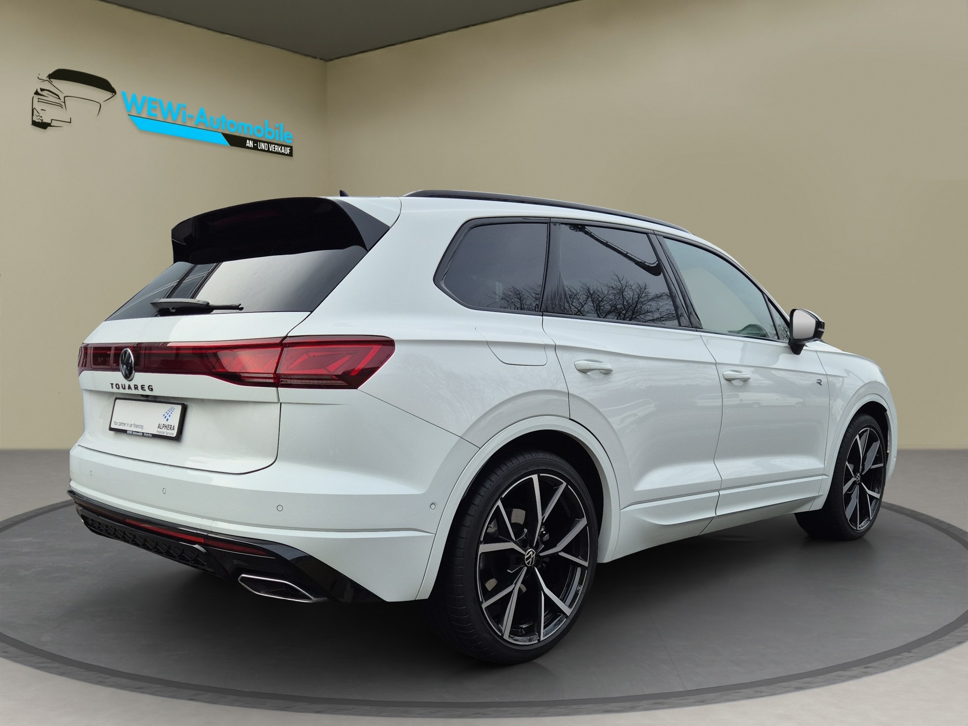VW Touareg 3.0 TDI R-Line Tiptronic-image-6