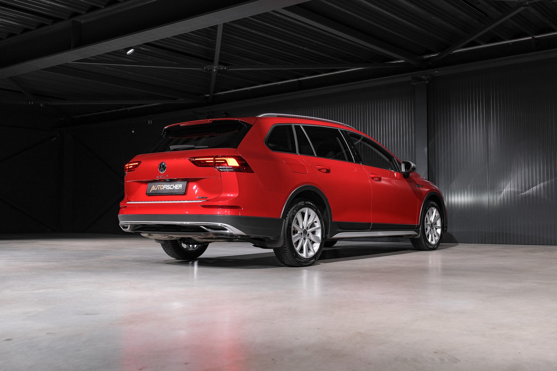 VW Golf 2.0 TDI Alltrack DSG 4Motion-image-6