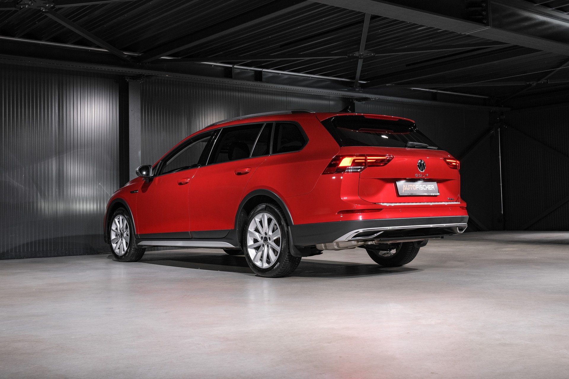 VW Golf 2.0 TDI Alltrack DSG 4Motion-image-7