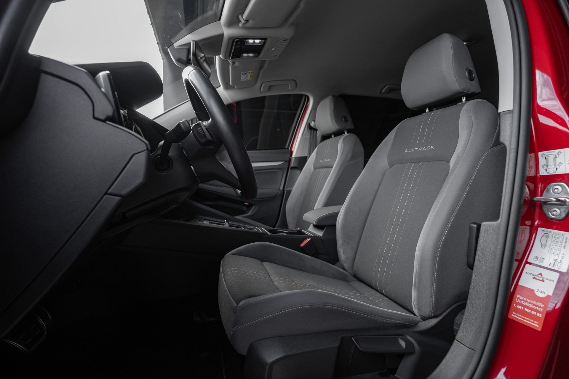 VW Golf 2.0 TDI Alltrack DSG 4Motion-image-9
