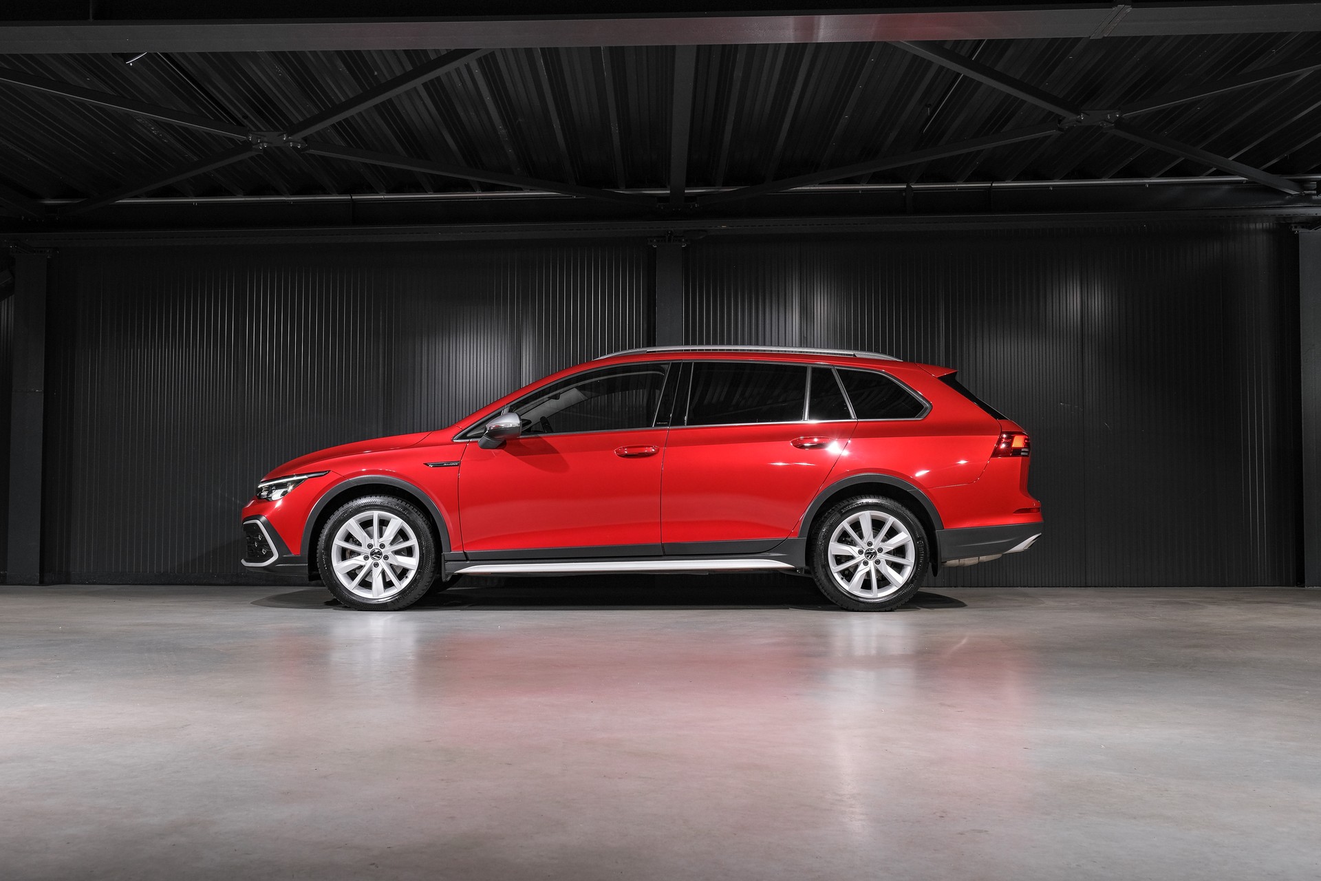 VW Golf 2.0 TDI Alltrack DSG 4Motion-image-8