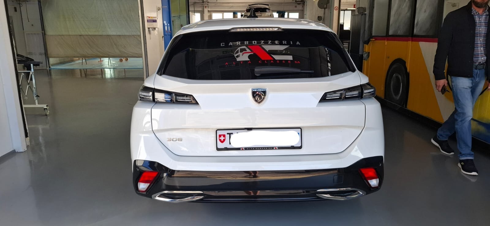 PEUGEOT 1.5 BlueHDi Allure Pack-image-2