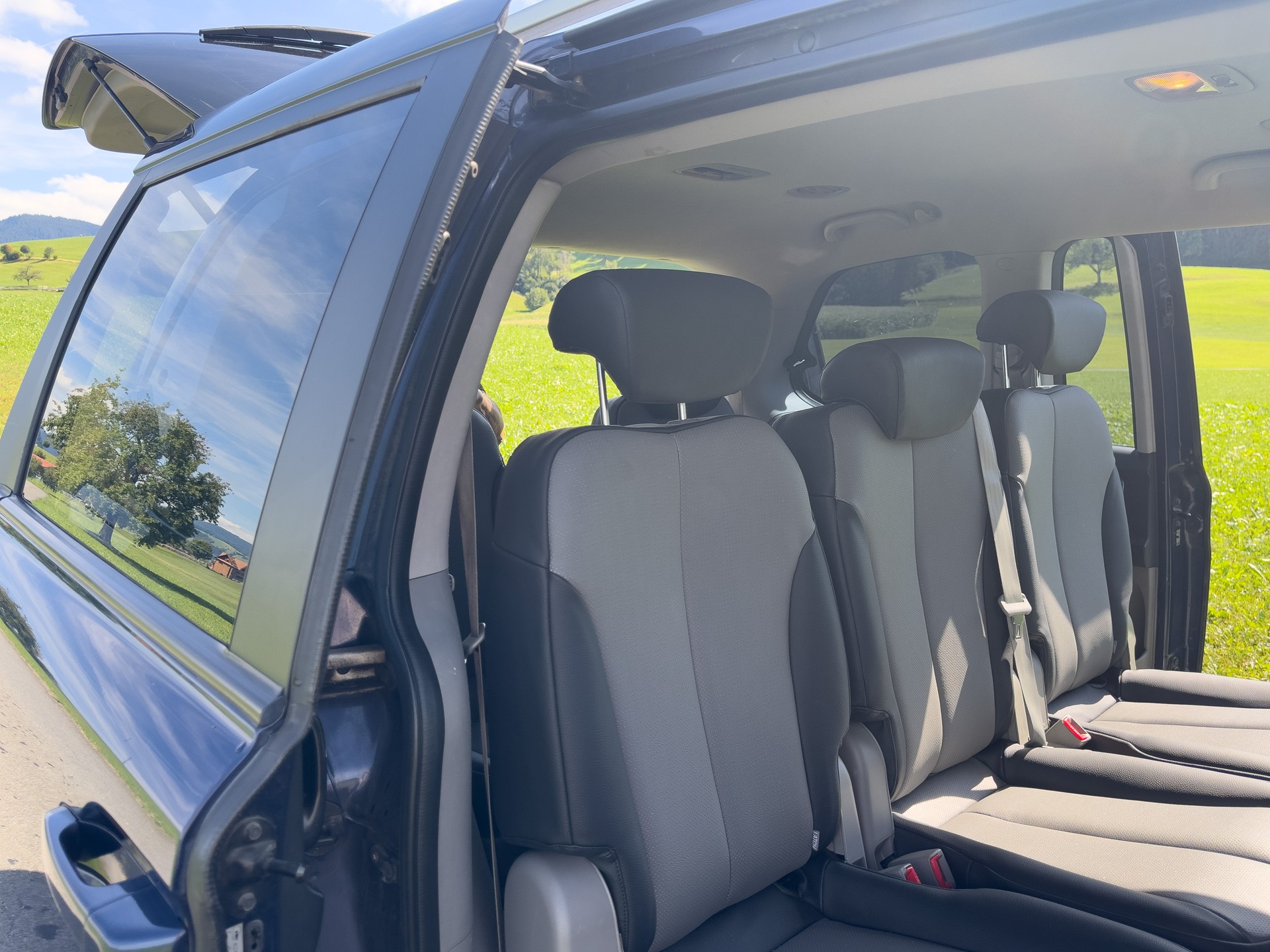 KIA Carnival 2.9 CRDi Classic-image-6