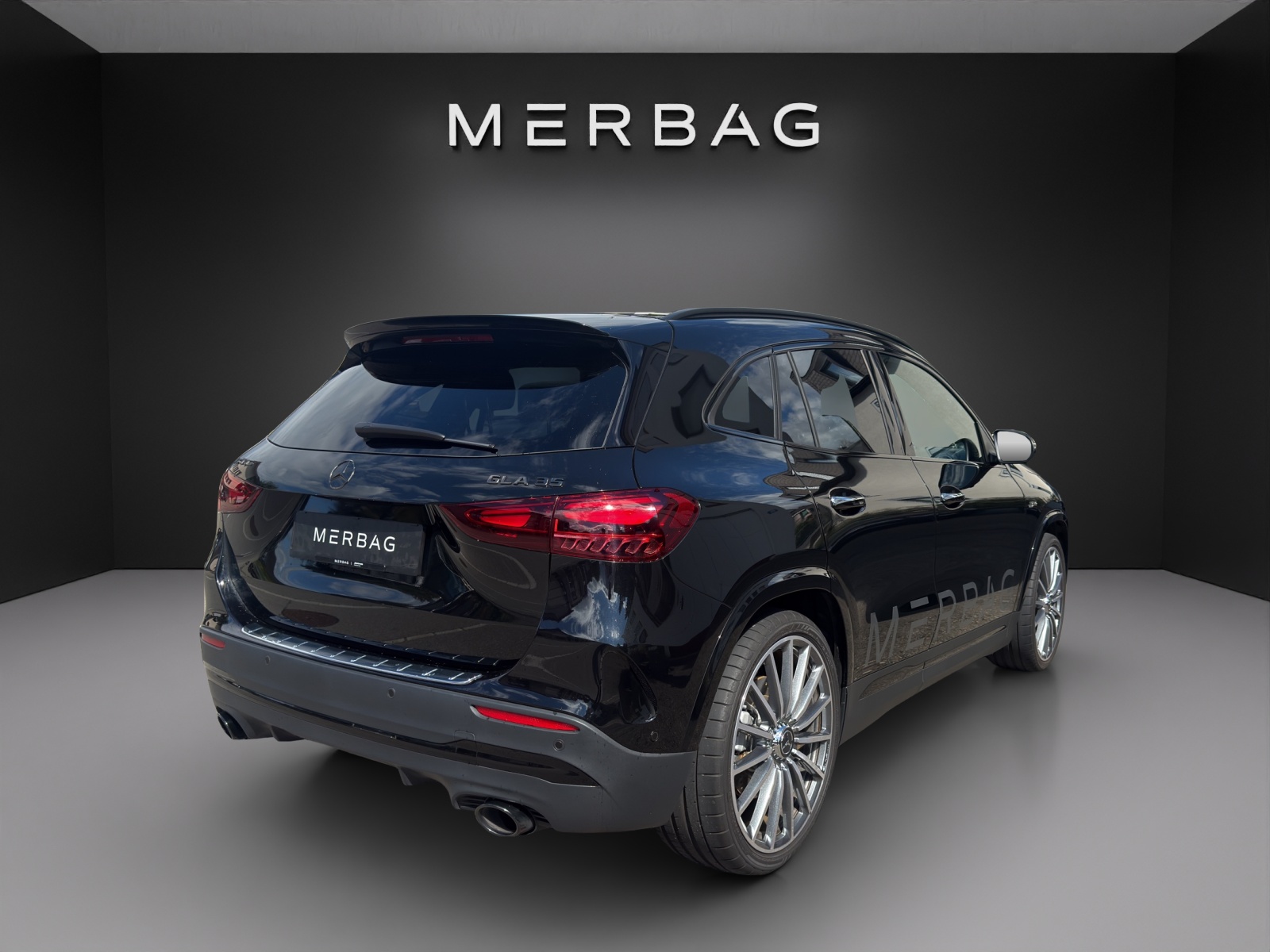MERCEDES-BENZ GLA AMG 35 4Matic 8G-DCT-image-5