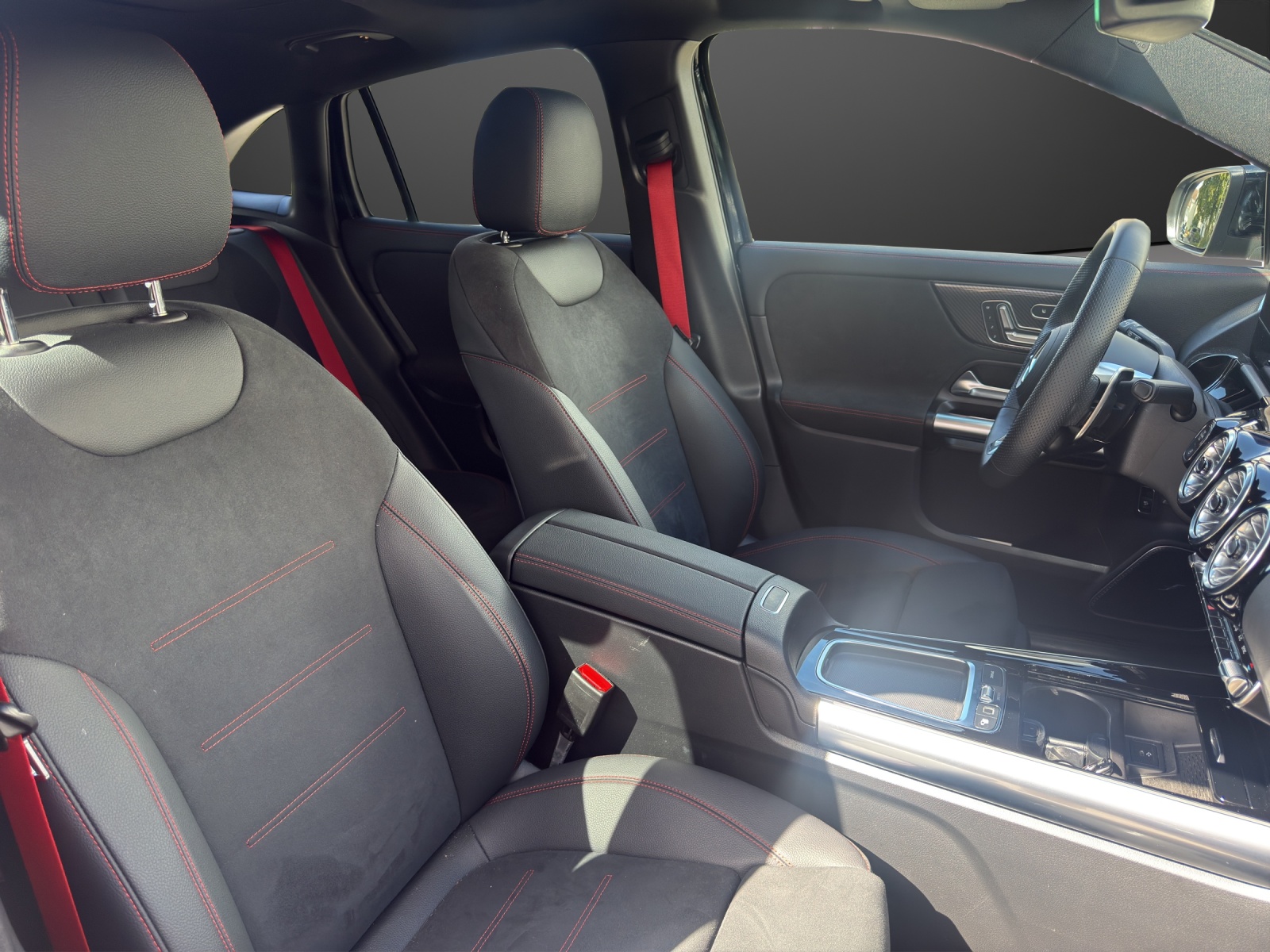 MERCEDES-BENZ GLA AMG 35 4Matic 8G-DCT-image-11