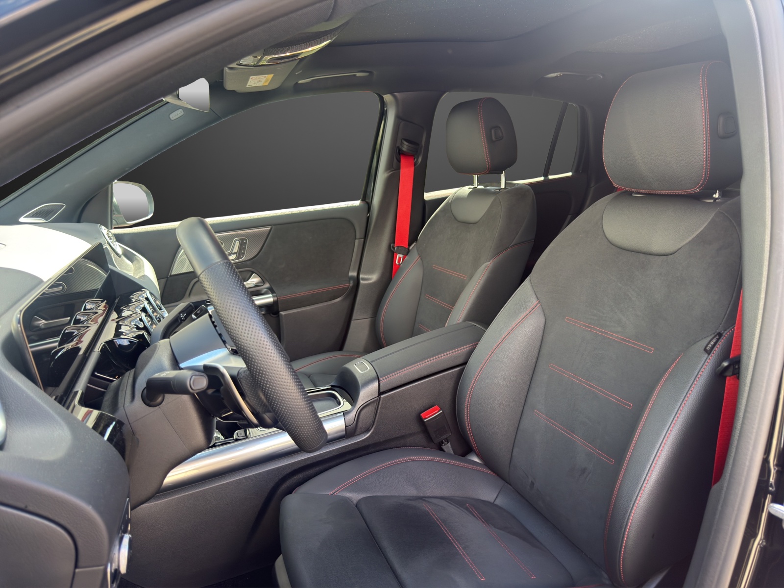 MERCEDES-BENZ GLA AMG 35 4Matic 8G-DCT-image-12
