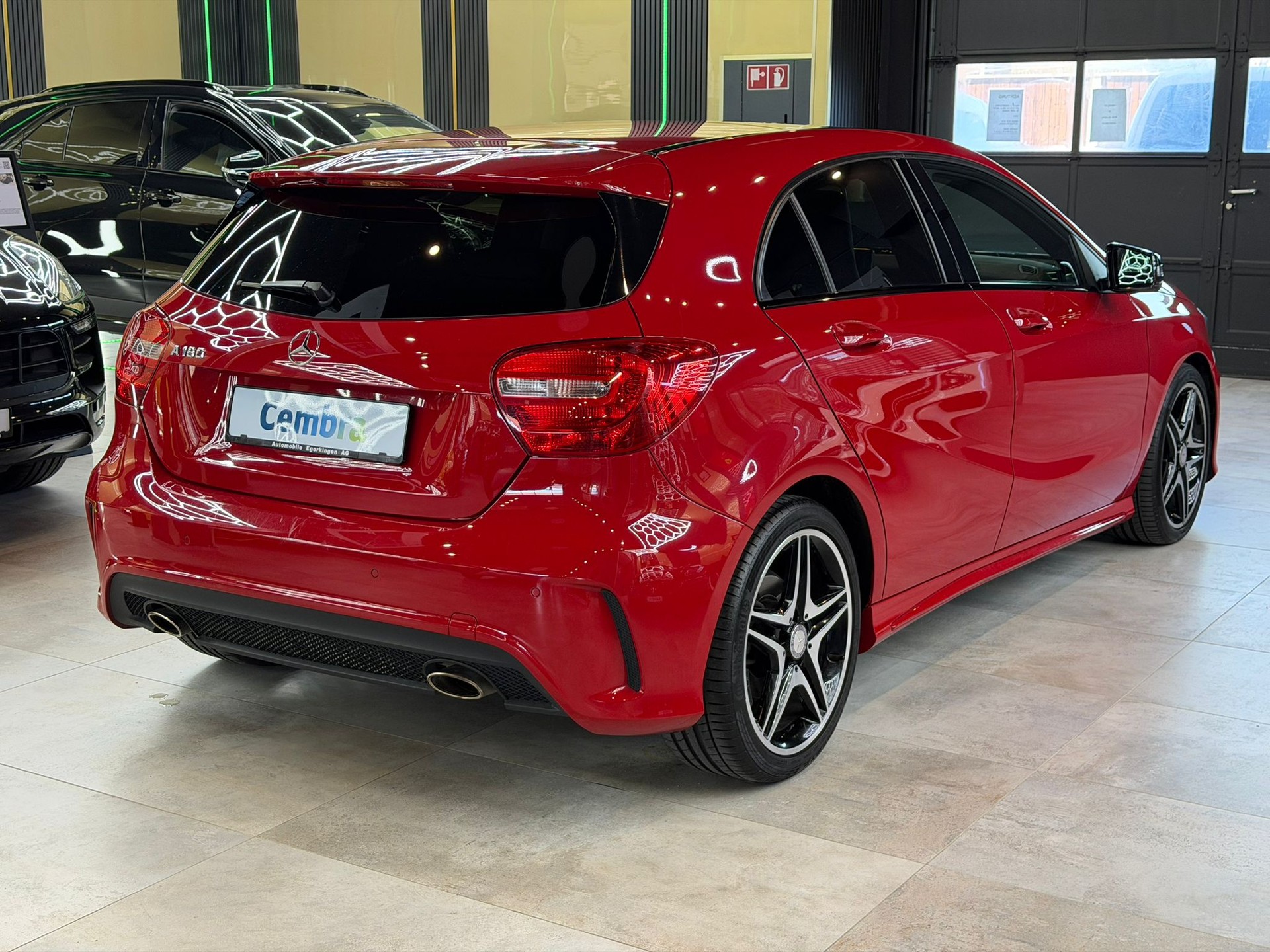 MERCEDES-BENZ A 180 AMG Line-image-4