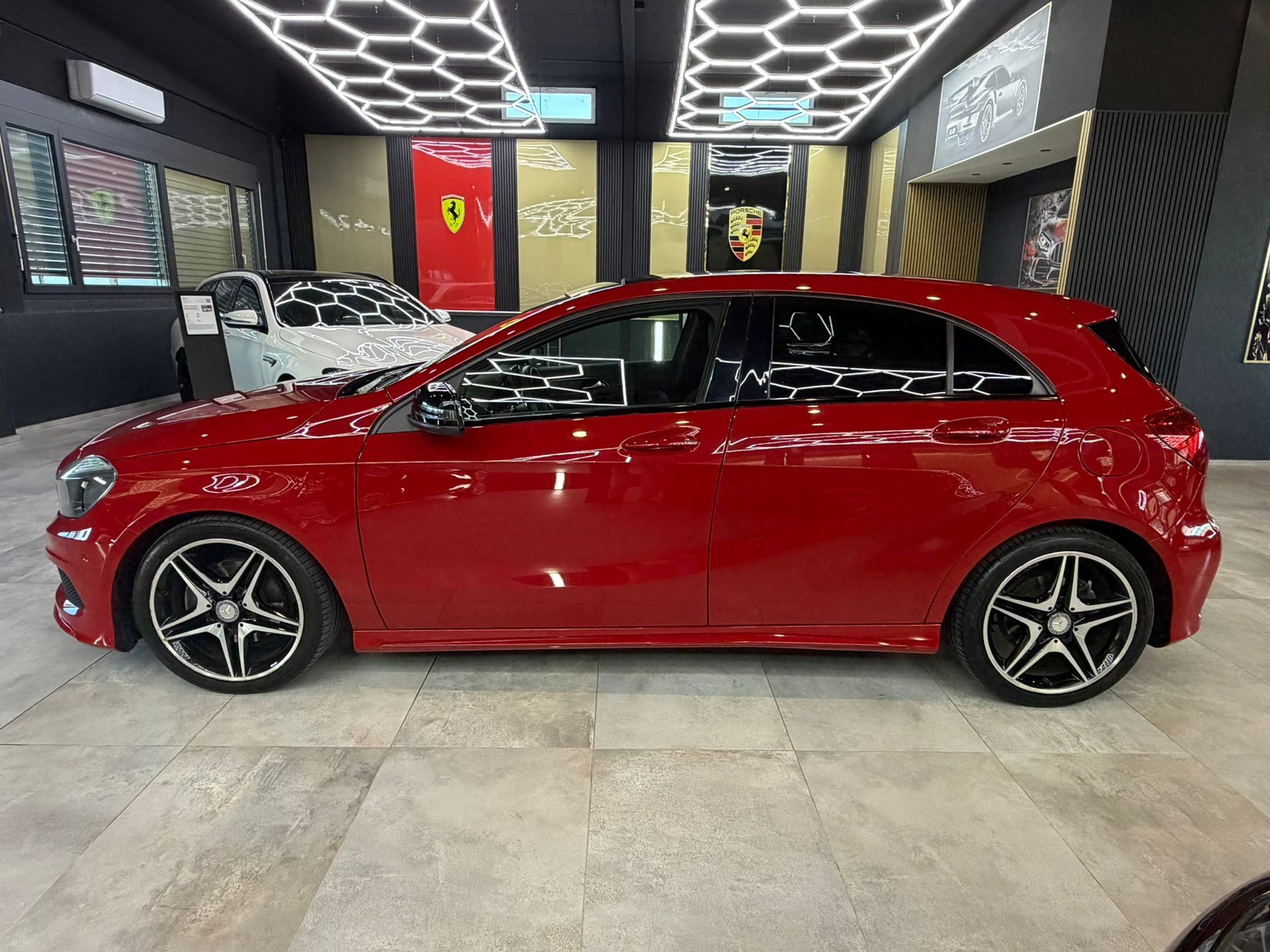 MERCEDES-BENZ A 180 AMG Line-image-7