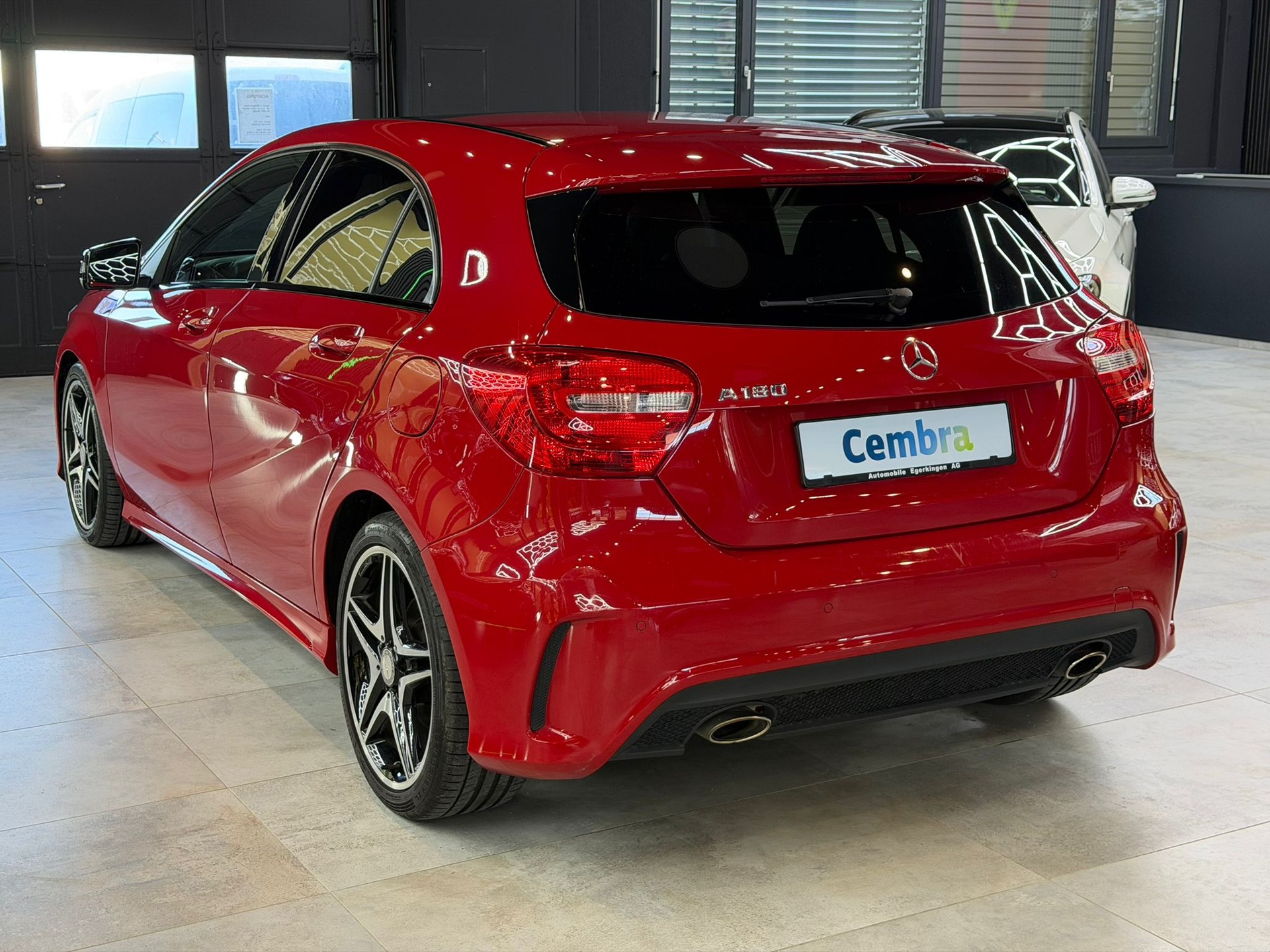 MERCEDES-BENZ A 180 AMG Line-image-6