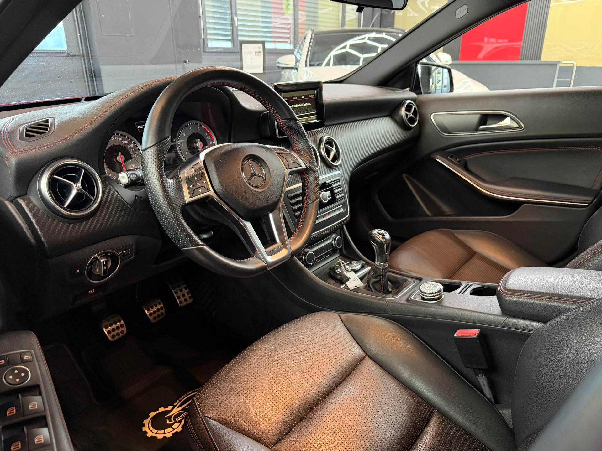 MERCEDES-BENZ A 180 AMG Line-image-8