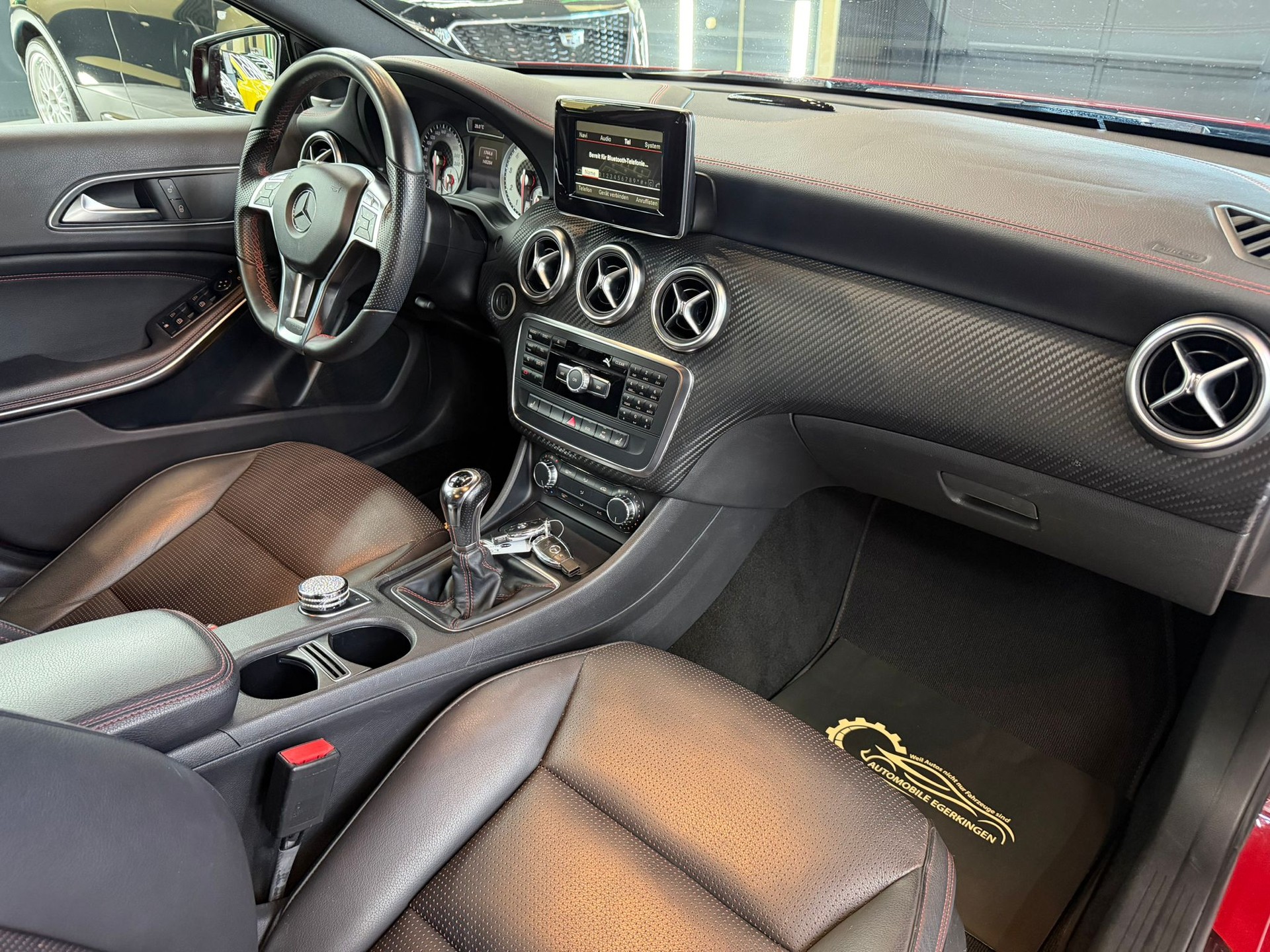 MERCEDES-BENZ A 180 AMG Line-image-10