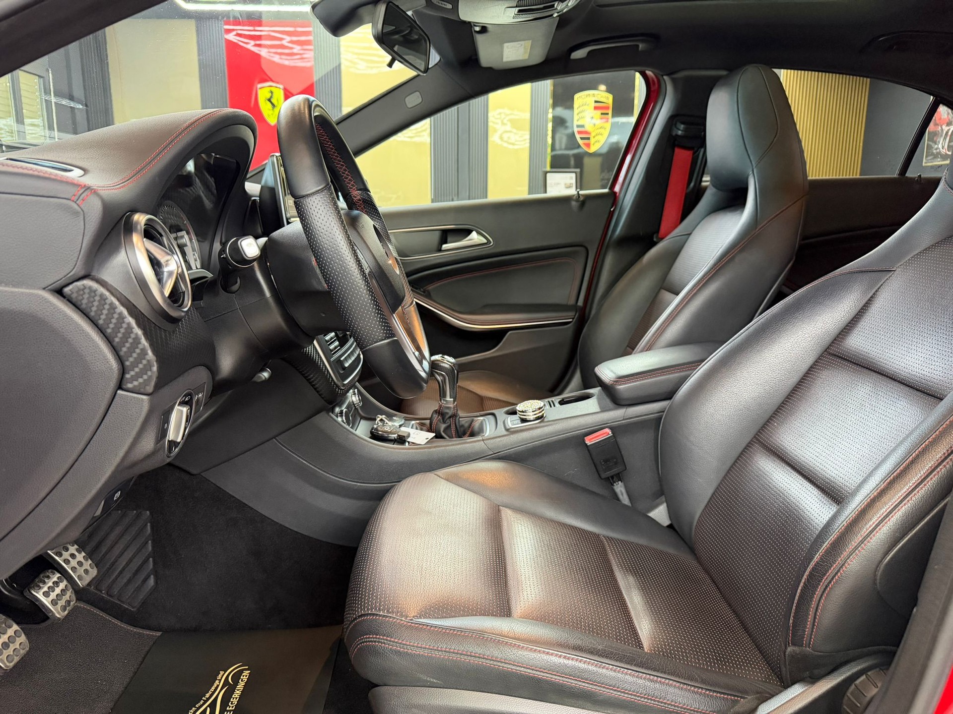 MERCEDES-BENZ A 180 AMG Line-image-9
