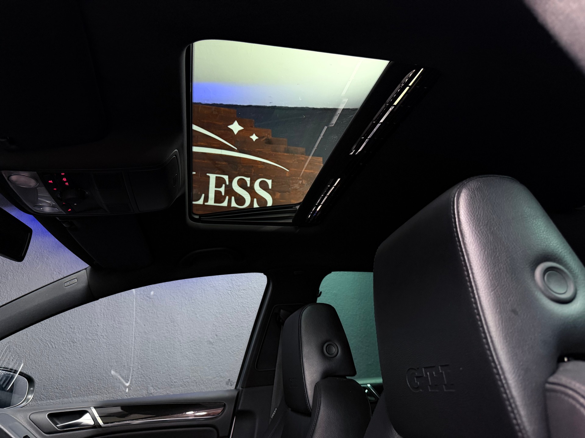 VW Golf 2.0 TSI GTI DSG-image-8