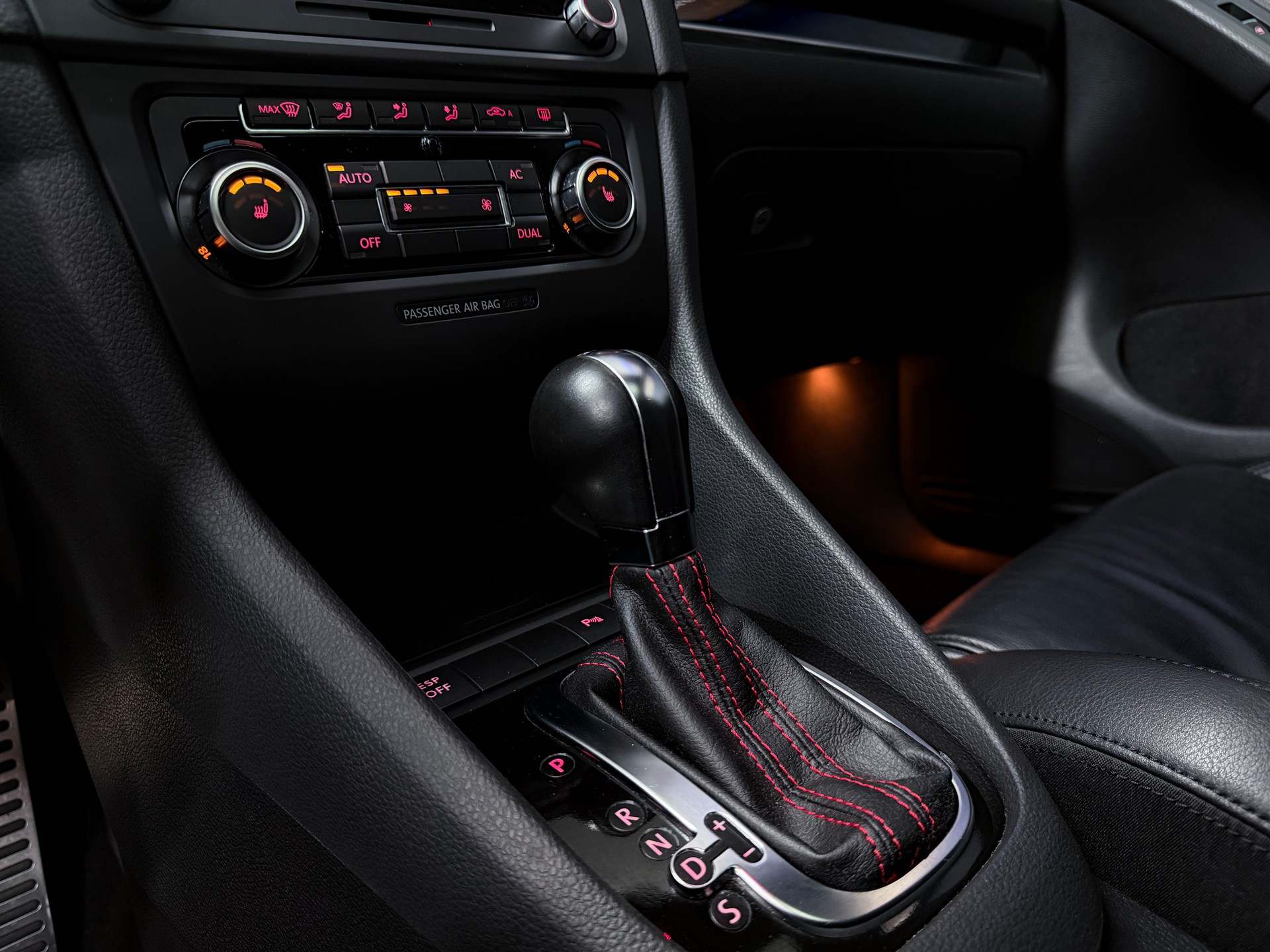 VW Golf 2.0 TSI GTI DSG-image-11