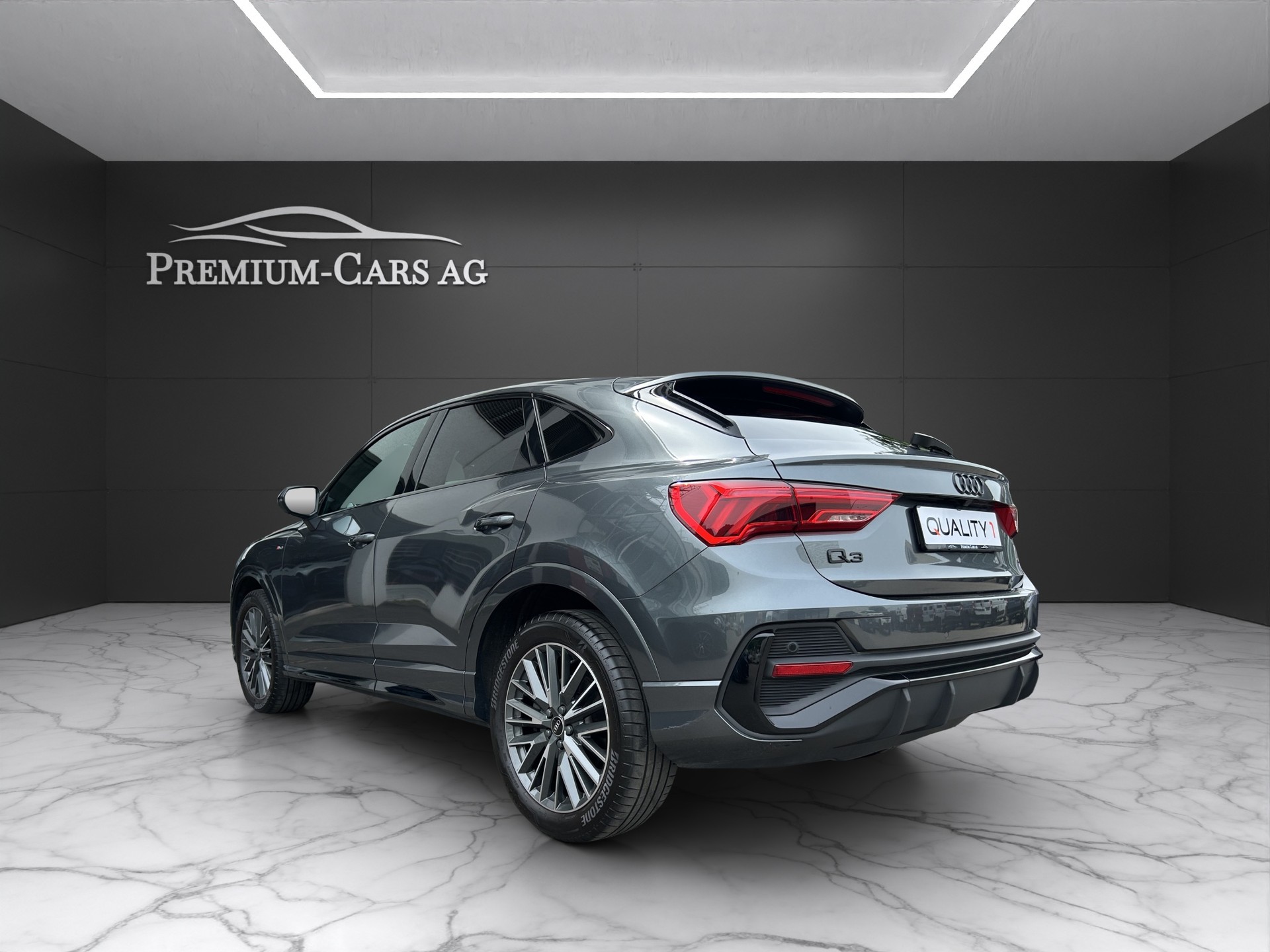 AUDI Q3 Sportback 40 TFSI S line quattro S-tronic-image-2