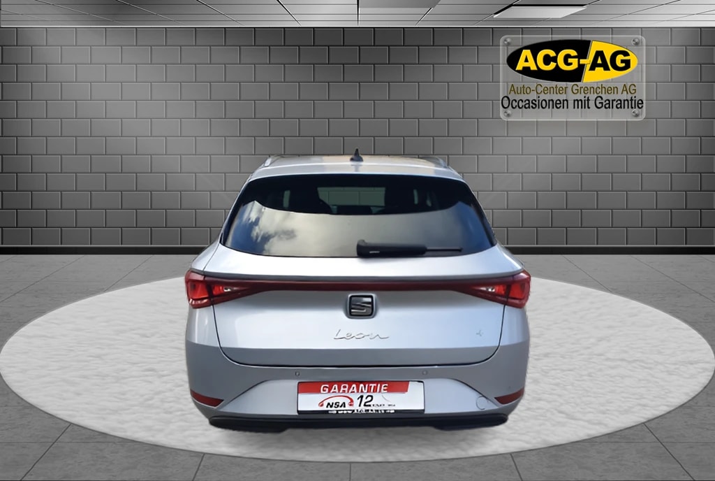 SEAT Leon ST 2.0 TDI EVO DSG 4Drive Style ** Gr.Navi ** Full Digital Cockpit ** Parklehkassistent ** PDC V+H **-image-4