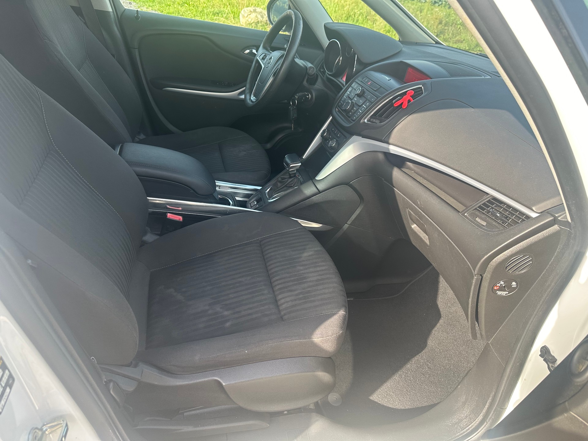 OPEL Zafira Tourer 2.0 CDTi Enjoy Automatic-image-9