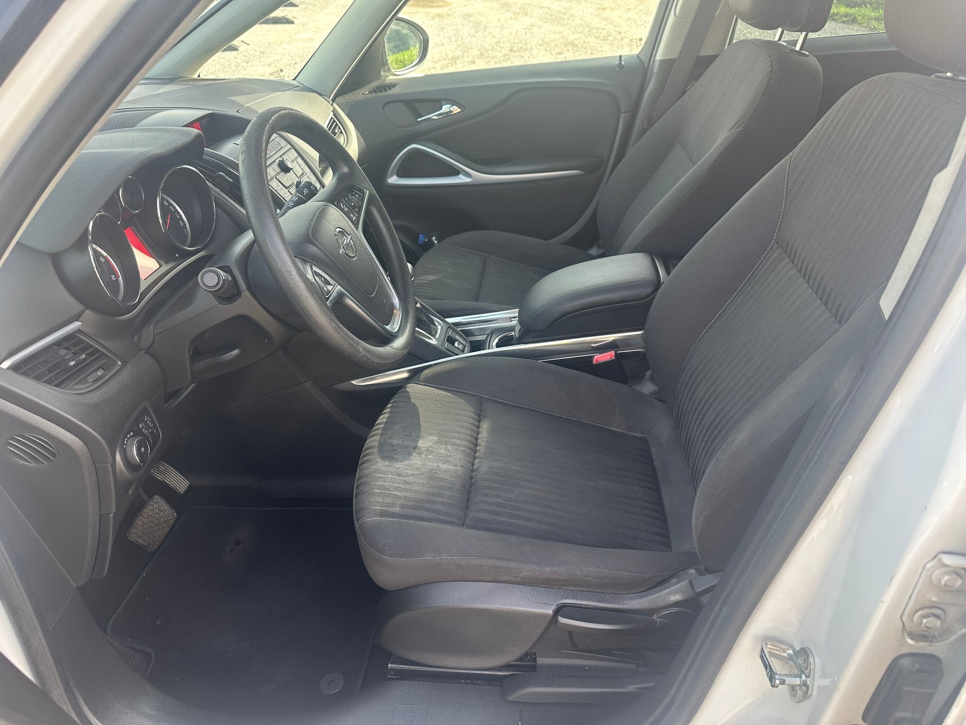 OPEL Zafira Tourer 2.0 CDTi Enjoy Automatic-image-10