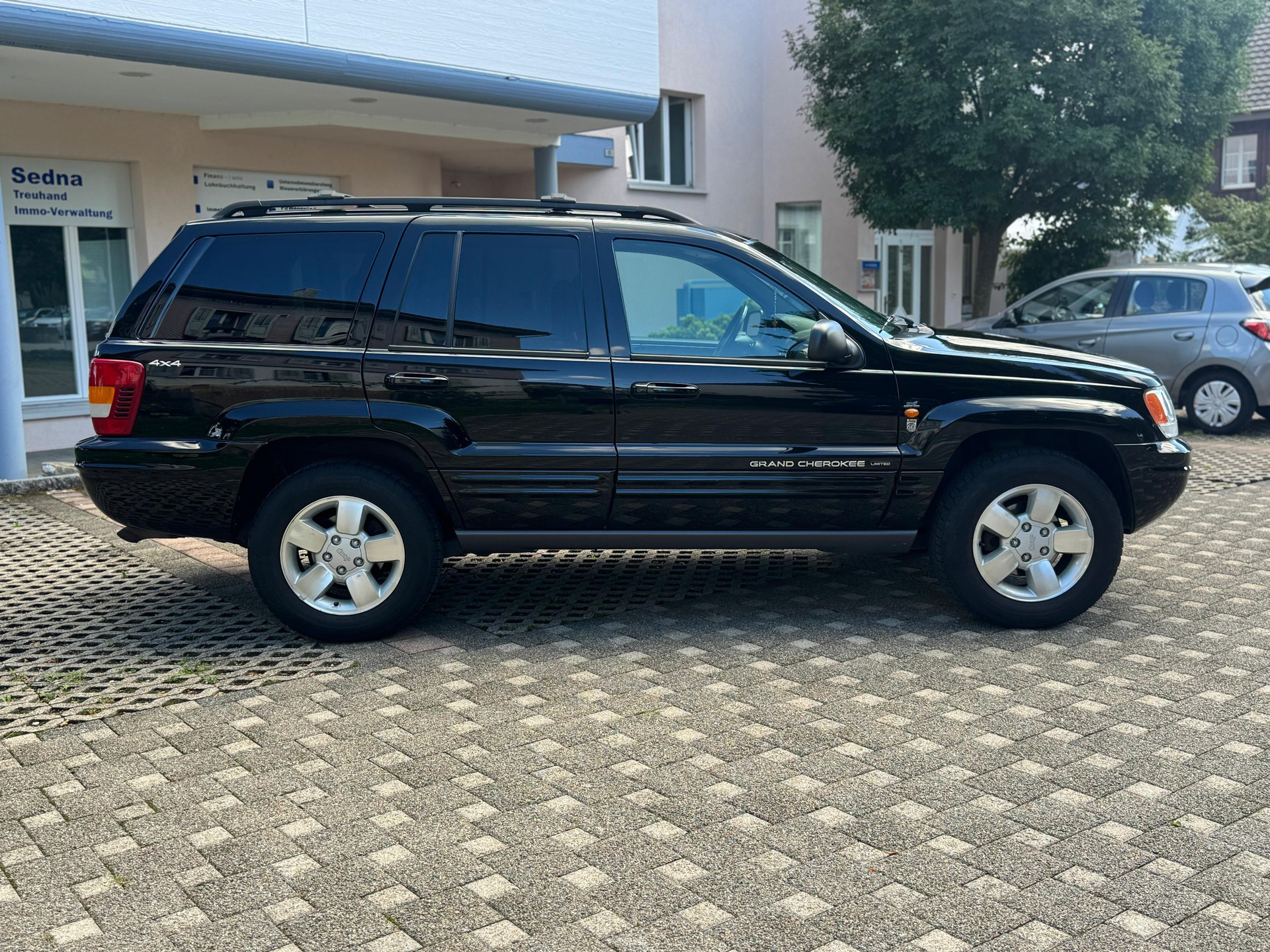 JEEP Grand Cherokee 4.7 Limited Freedom Automatic-image-2