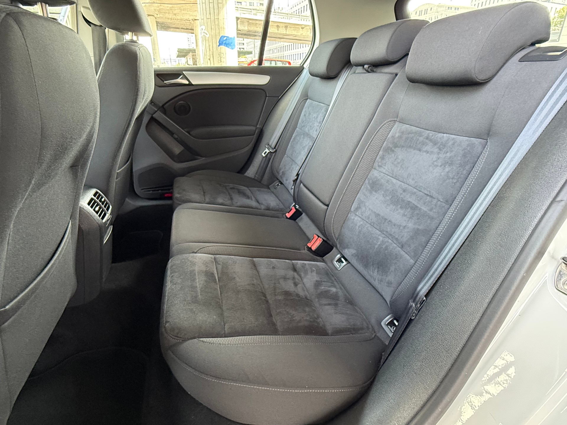 VW Golf 1.4 TSI Highline DSG-image-13