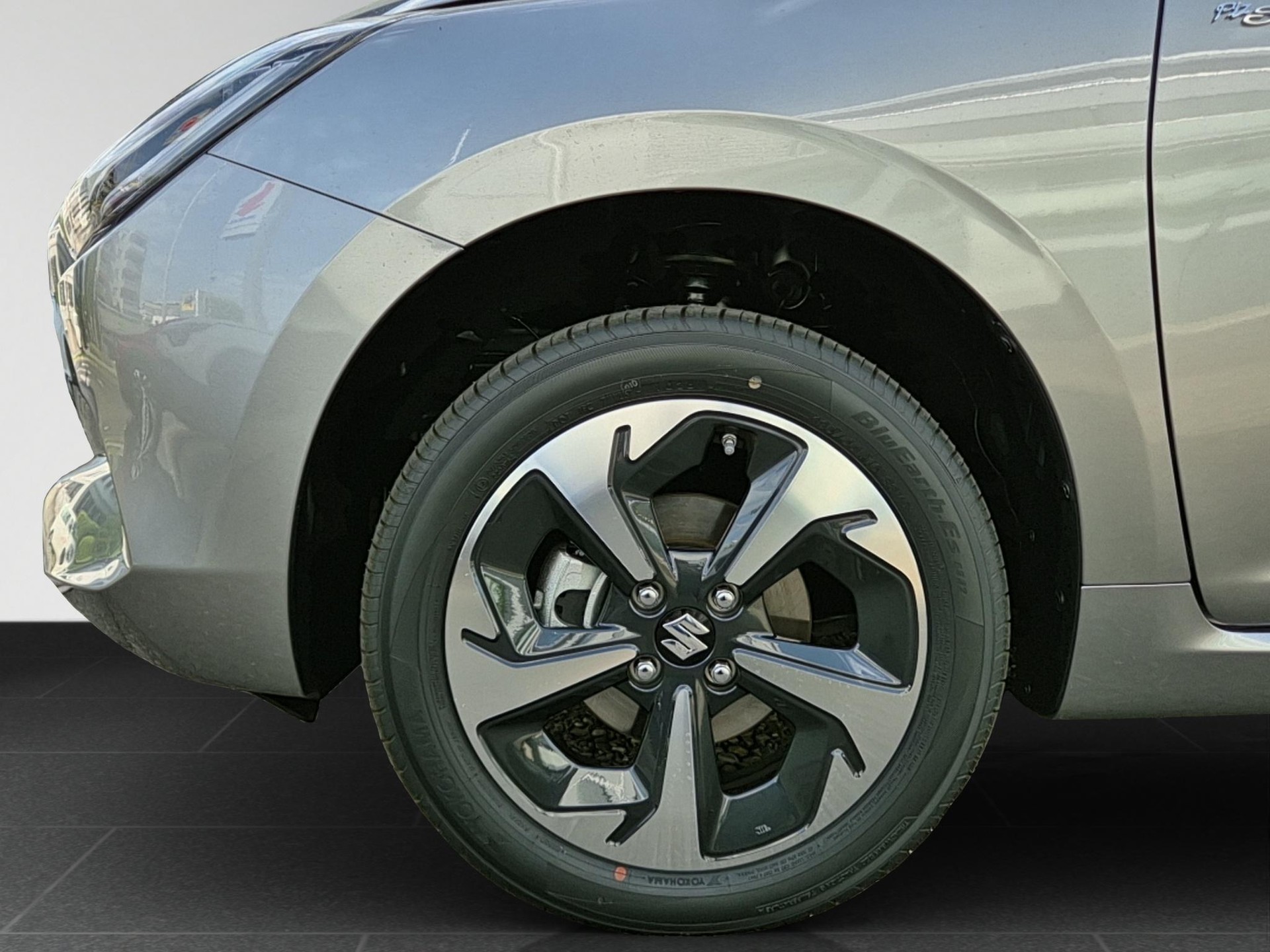 SUZUKI Swift 1.2 Piz Sulai Top Hybrid 4x4-image-18
