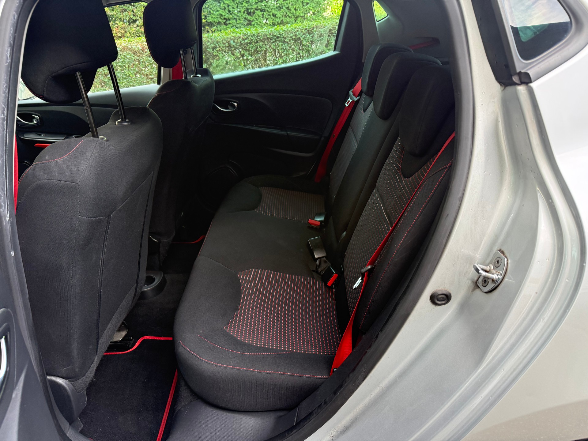 RENAULT Clio 1.6 T RS 200 EDC-image-10