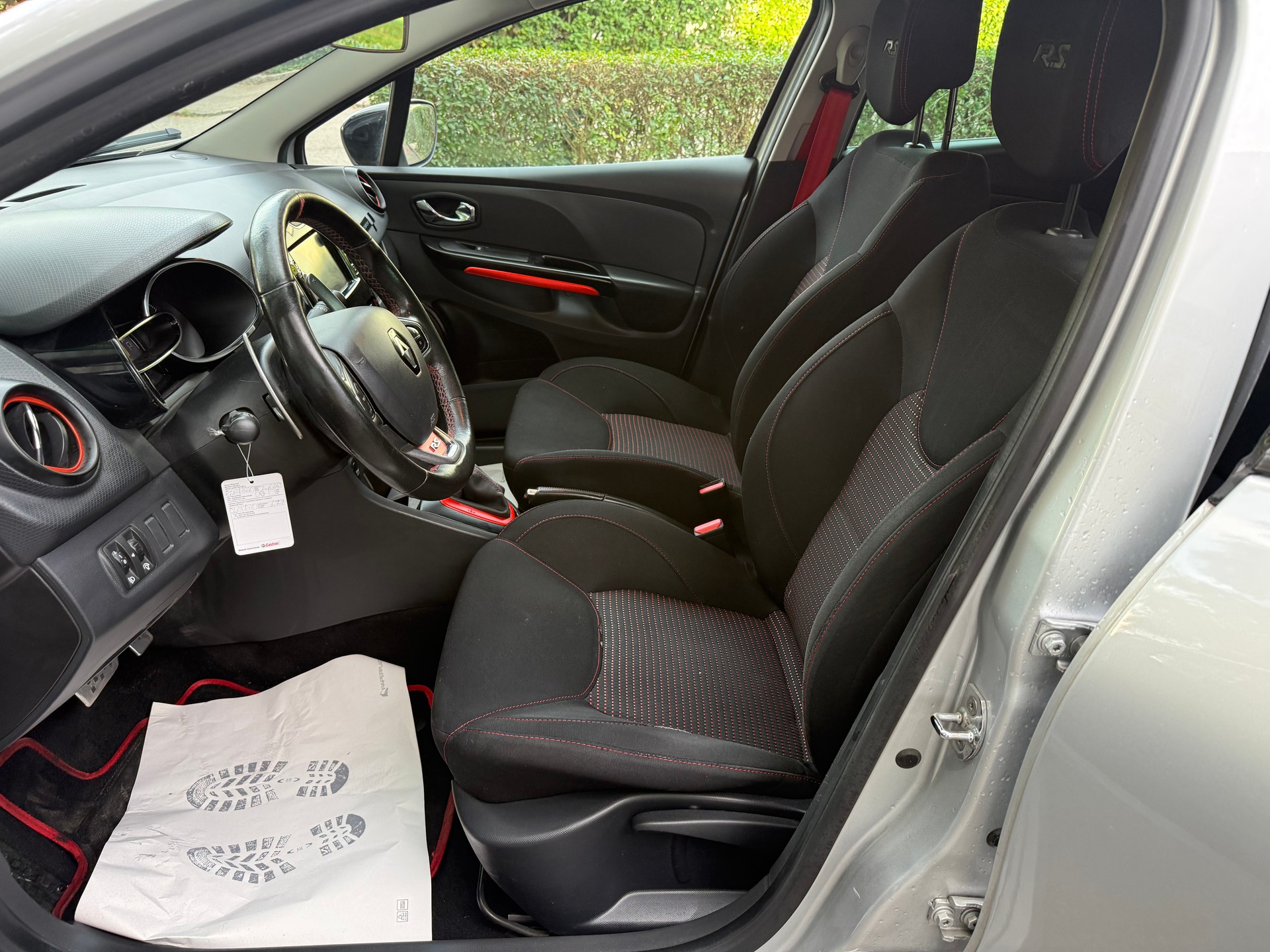 RENAULT Clio 1.6 T RS 200 EDC-image-6