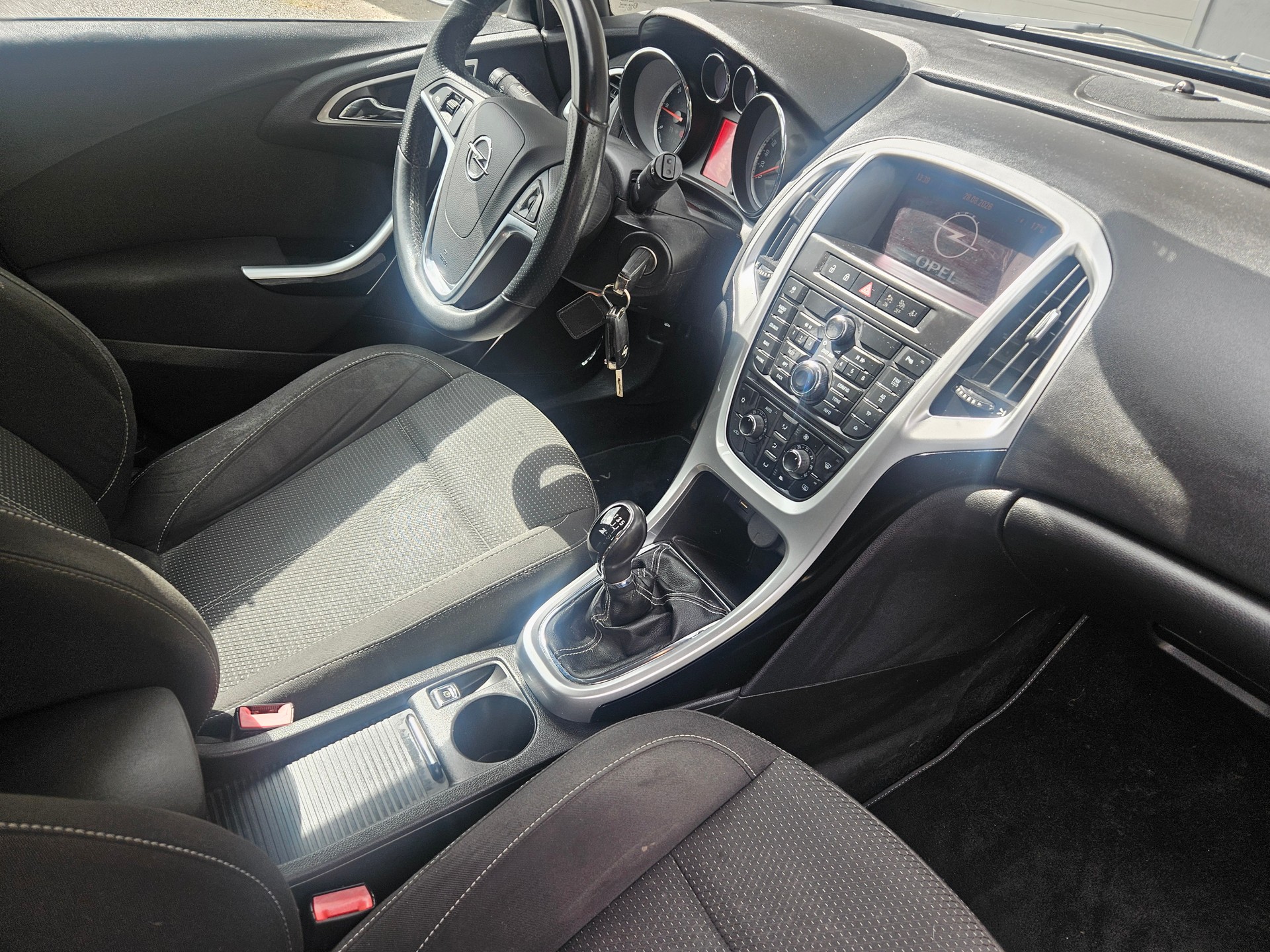 OPEL Astra SportsTourer 2.0 CDTi Cosmo-image-5
