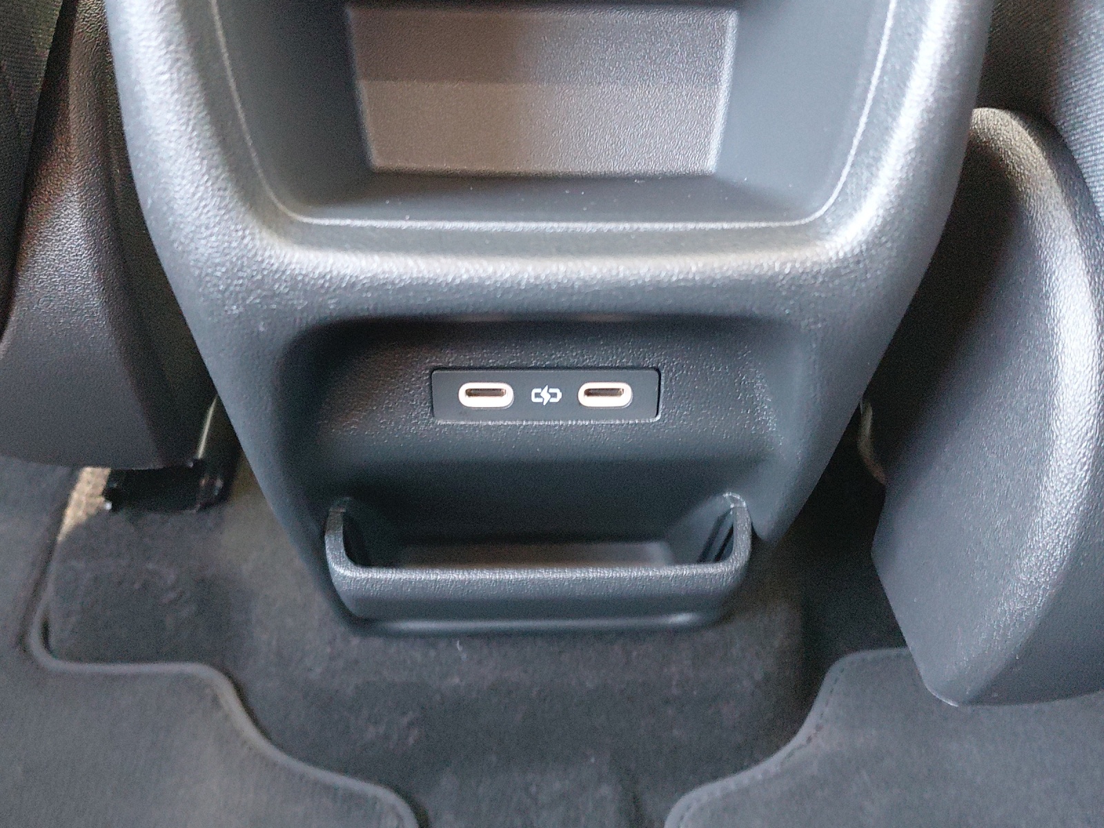 VW ID.Polo 52 kWh Life Edition One-image-14