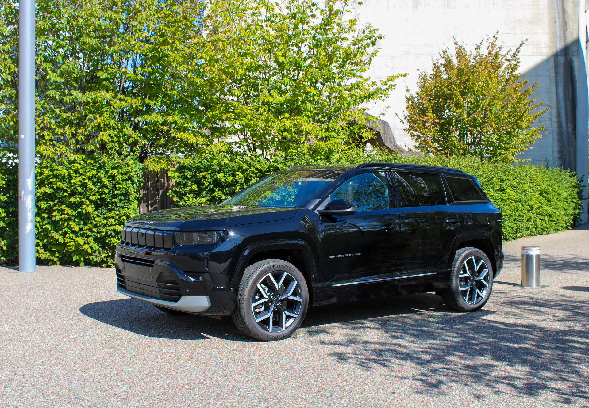 JEEP Compass 1.6 T PHEV Summit-showroom-element-2