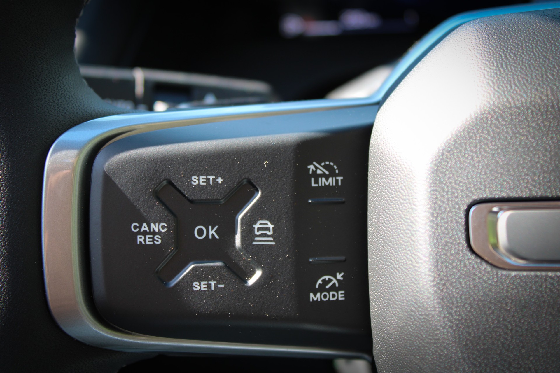 JEEP Compass 1.6 T PHEV Summit-image-18