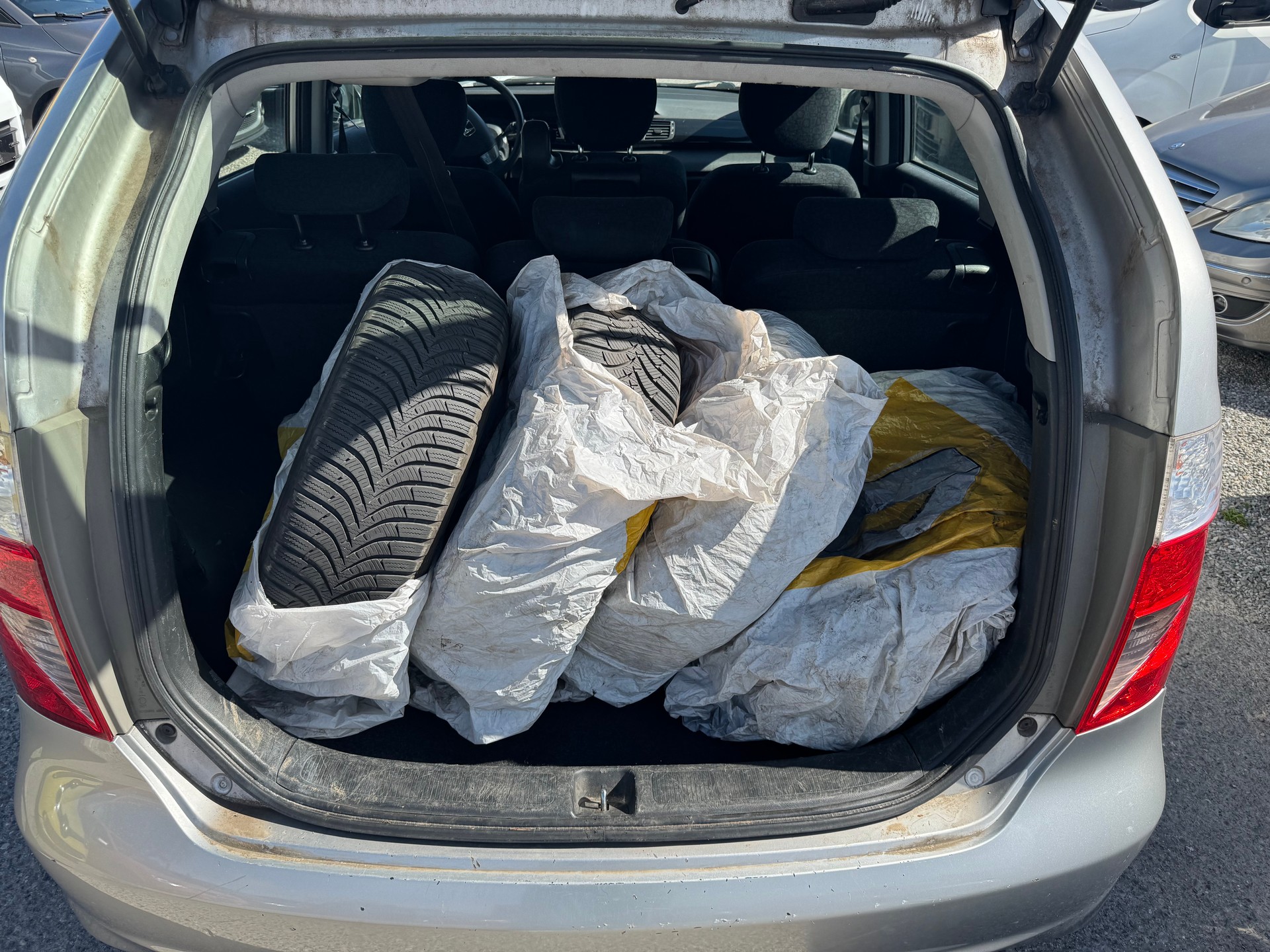 HONDA FR-V 2.2 i-CTDi Comfort-image-9