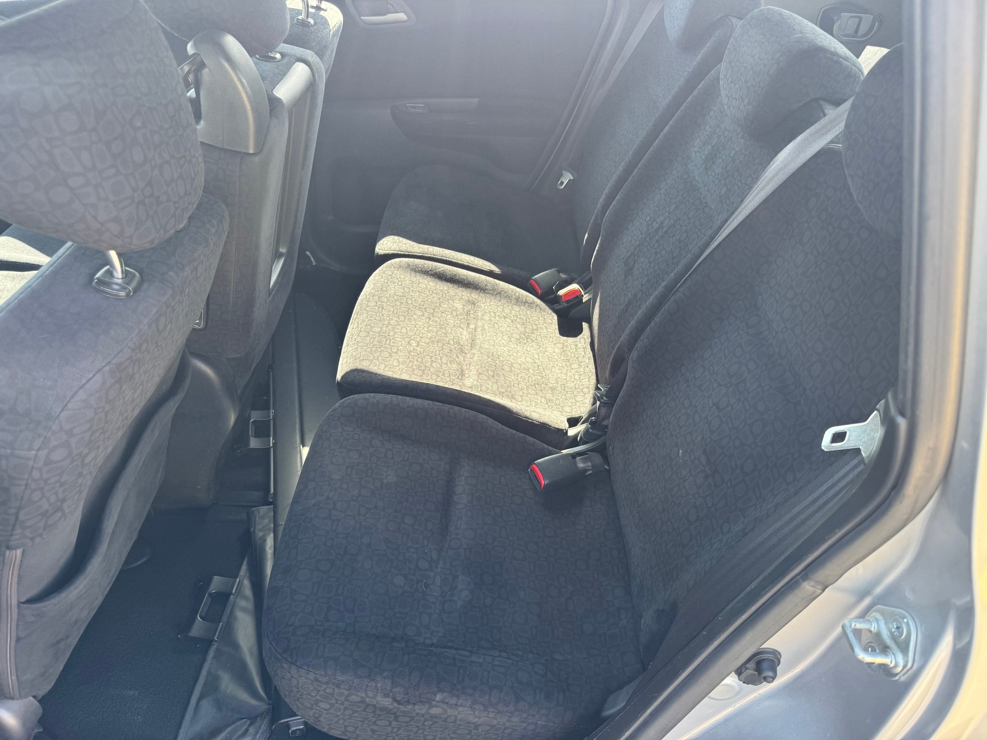 HONDA FR-V 2.2 i-CTDi Comfort-image-8
