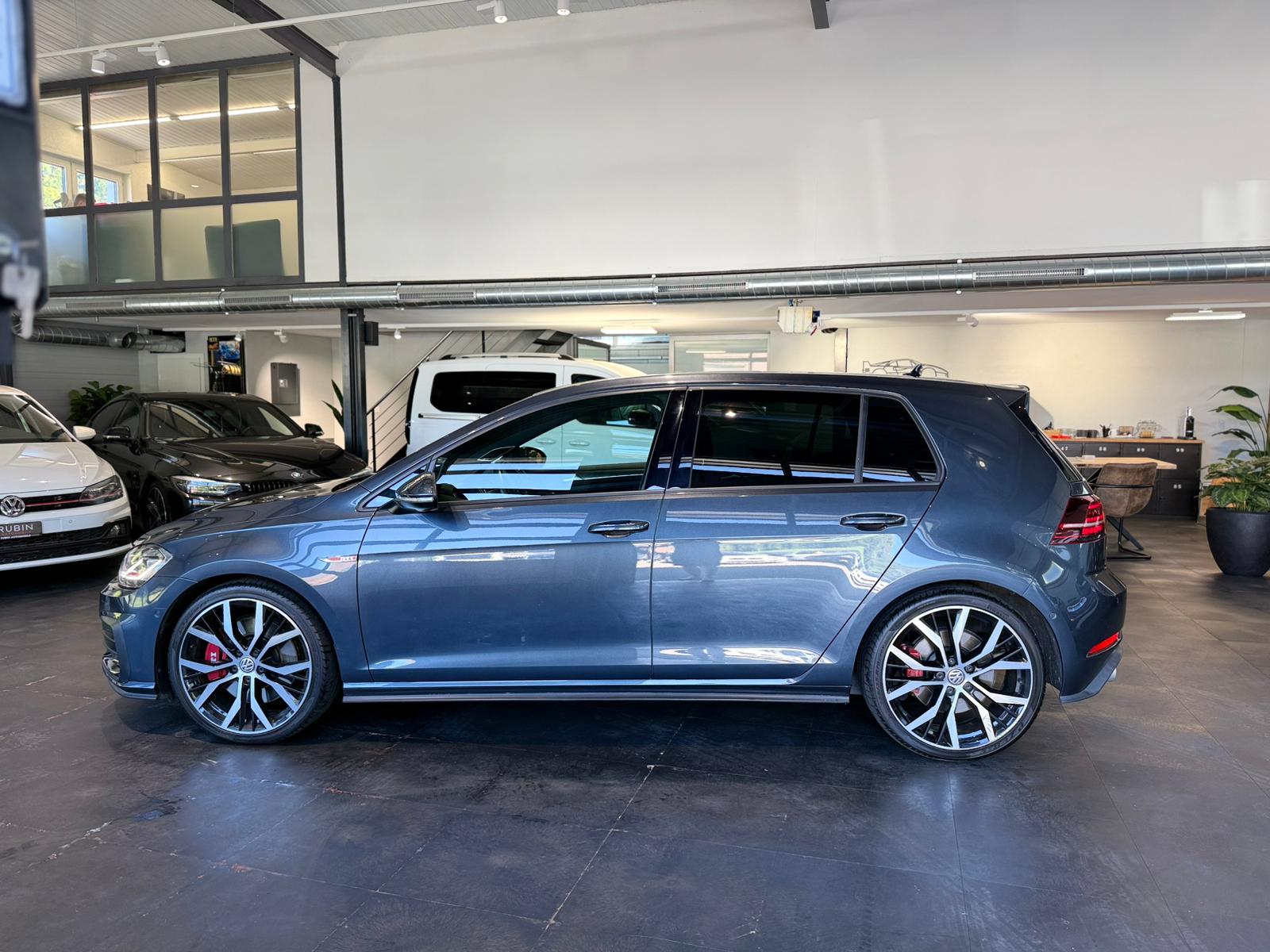 VW Golf 2.0 TSI GTI Performance DSG-image-1
