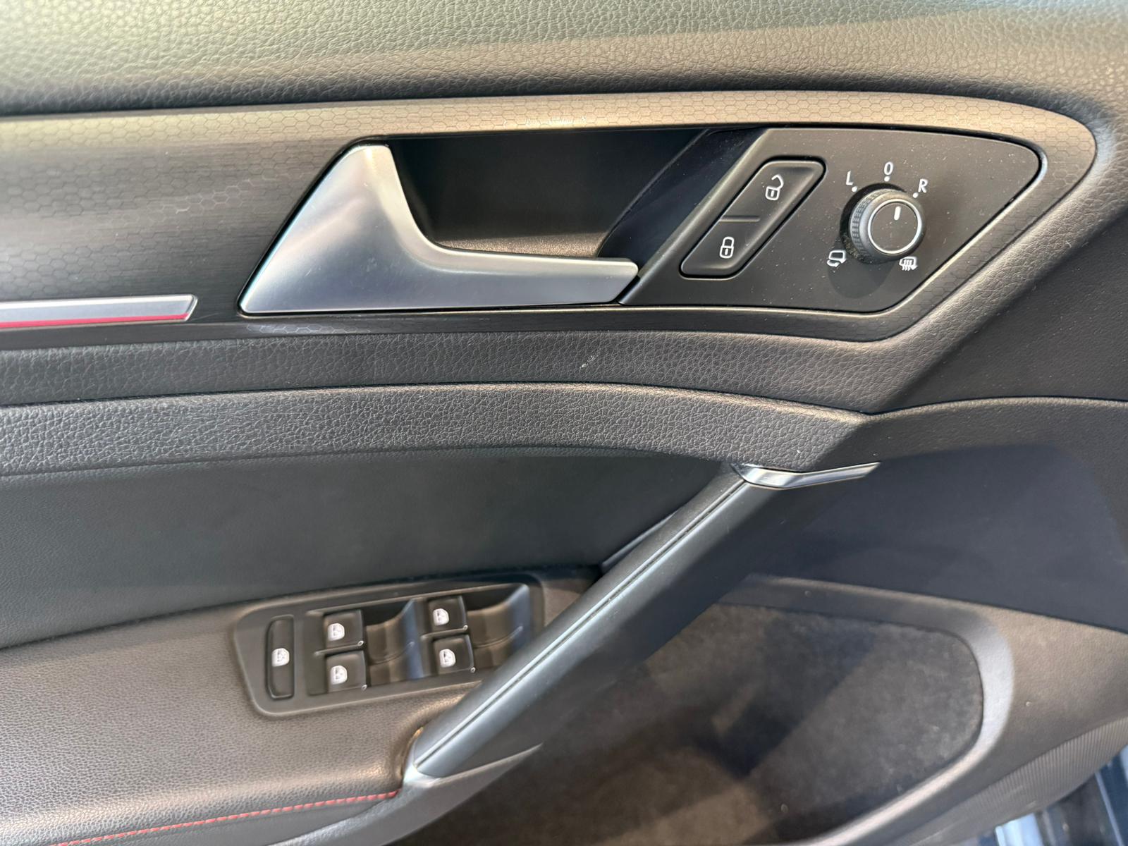 VW Golf 2.0 TSI GTI Performance DSG-image-18