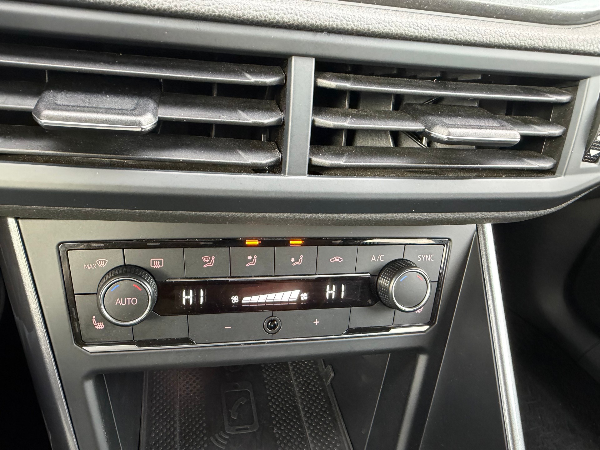 VW Polo 2.0 TSI GTI DSG-image-8
