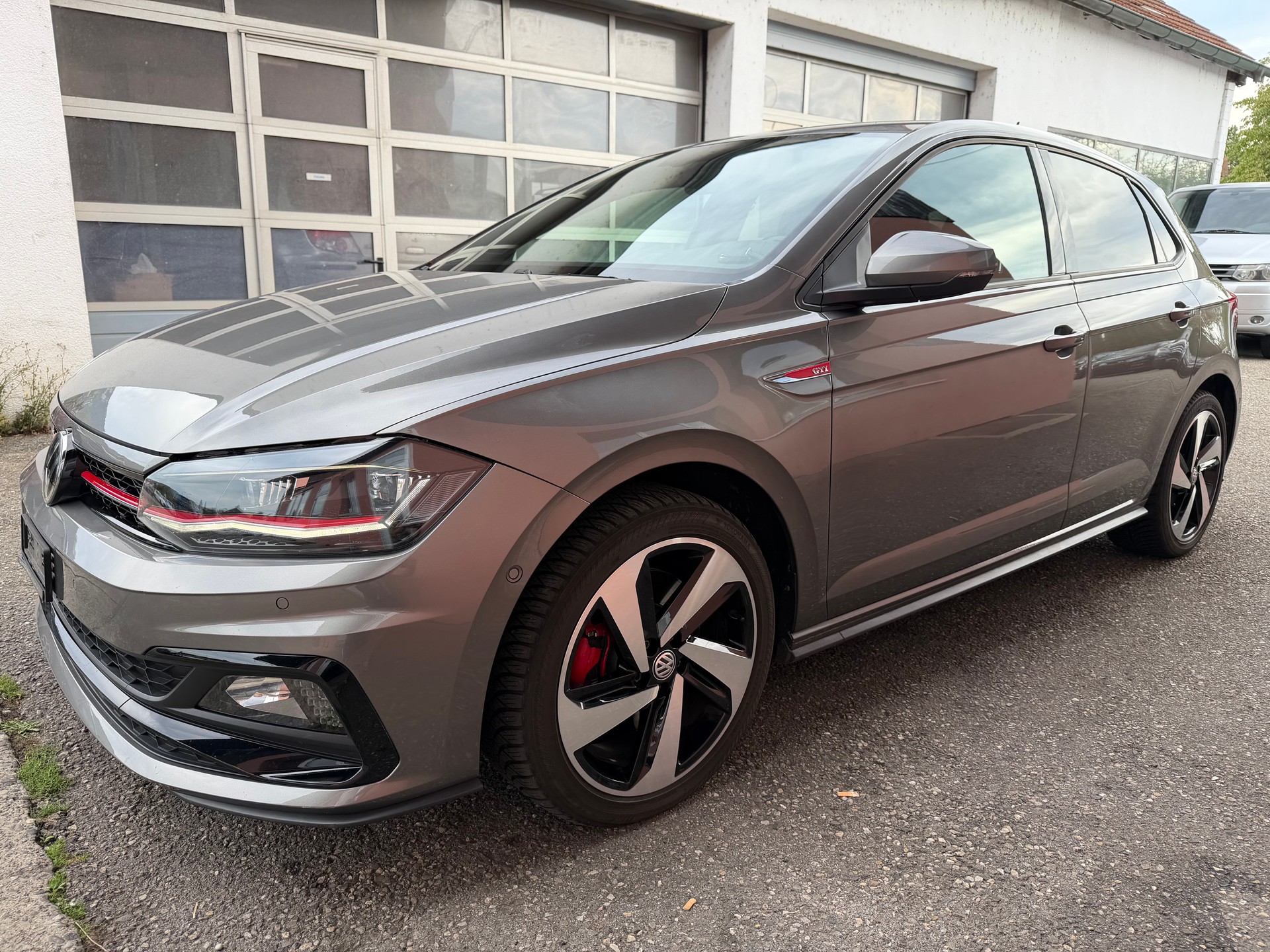 VW Polo 2.0 TSI GTI DSG-image-1