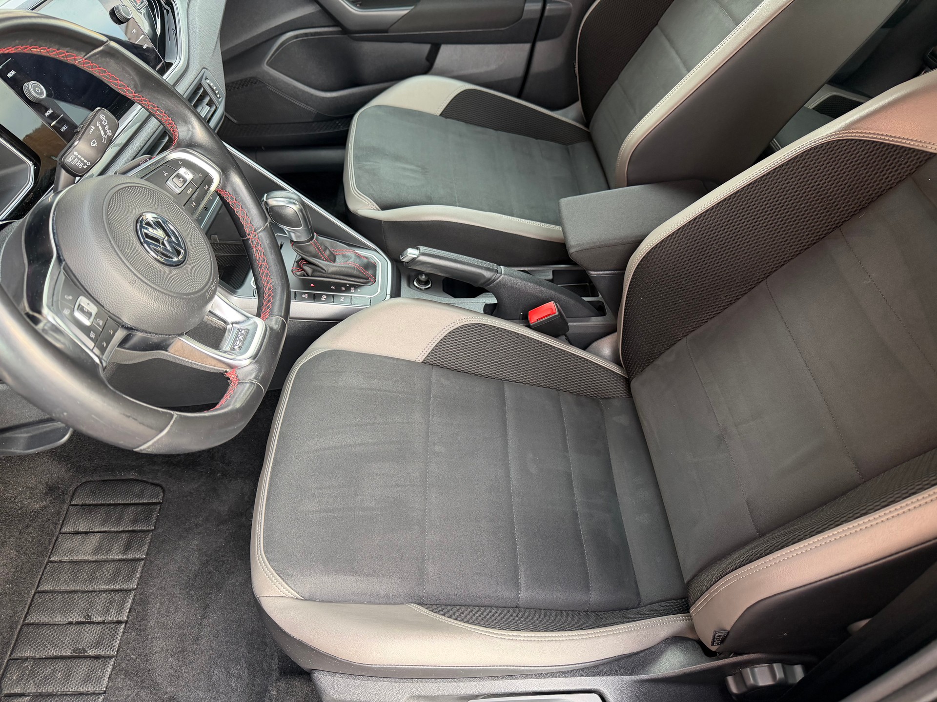 VW Polo 2.0 TSI GTI DSG-image-12