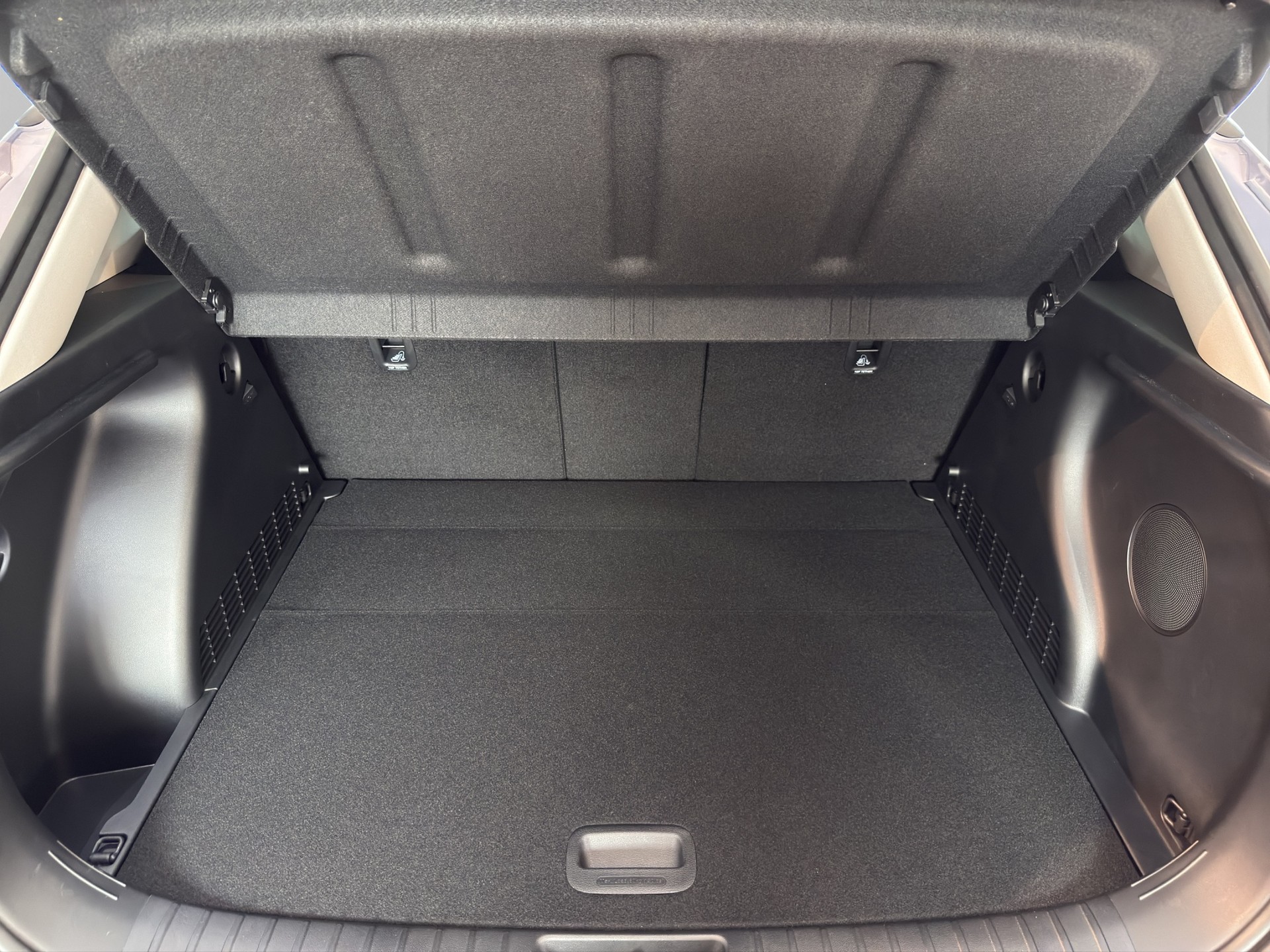 HYUNDAI Kona 1.6 GDi HEV Vertex Swiss Edition DCT-image-13