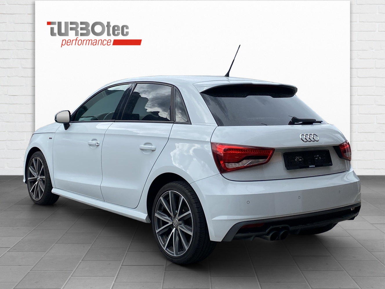 AUDI A1 Sportback 1.4 TFSI Sport S-tronic-image-2