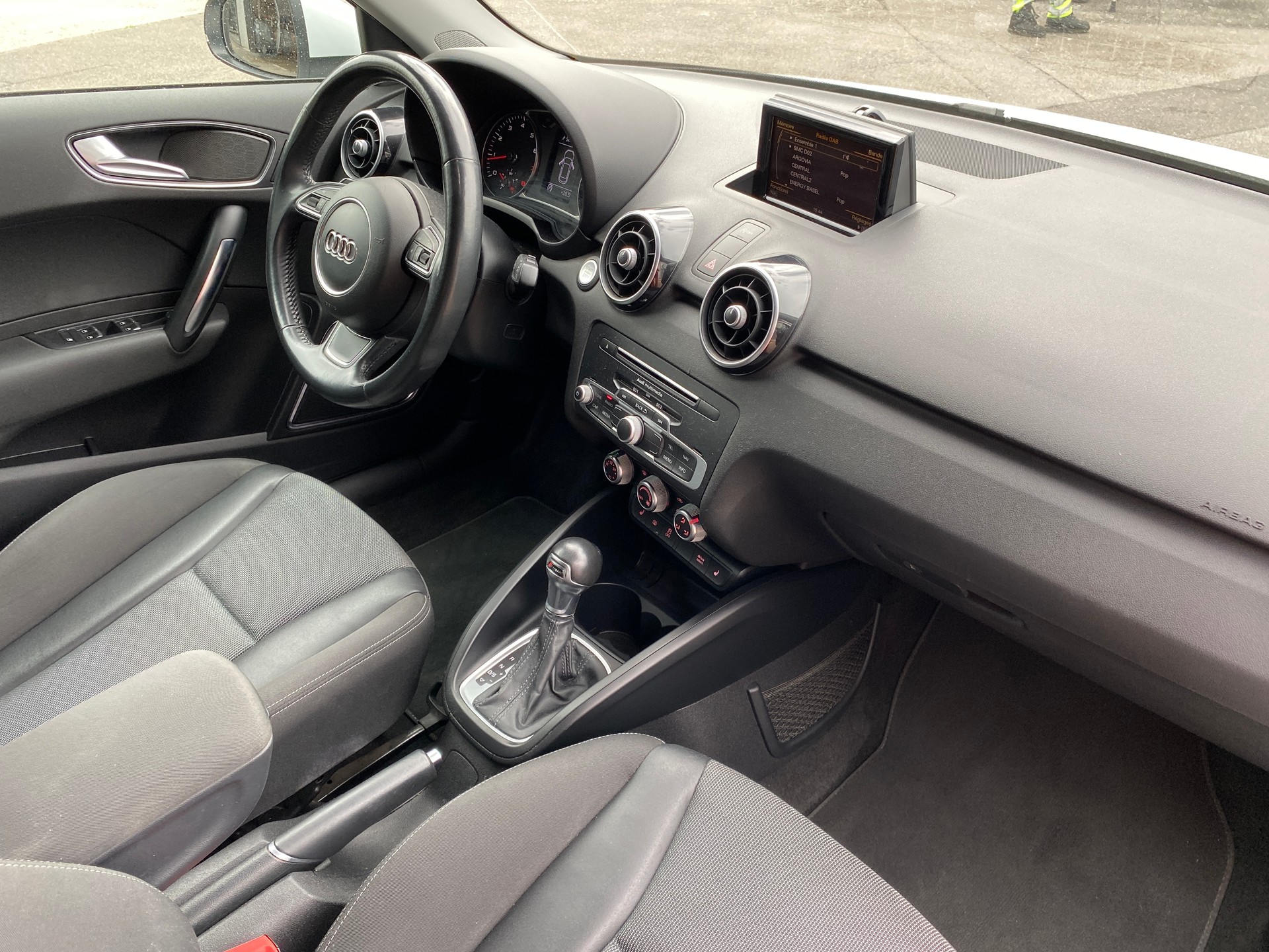 AUDI A1 Sportback 1.4 TFSI Sport S-tronic-image-11