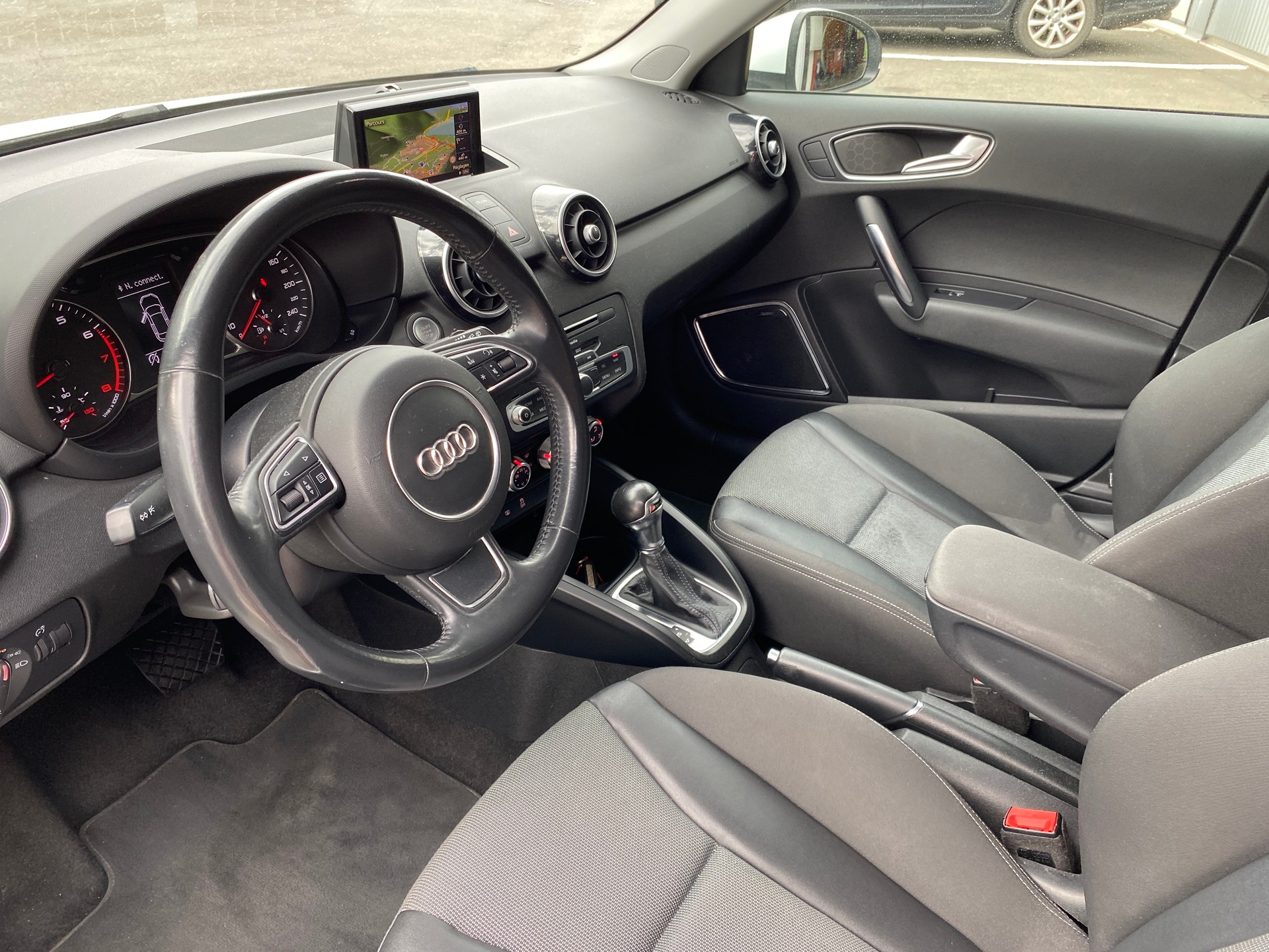AUDI A1 Sportback 1.4 TFSI Sport S-tronic-image-5