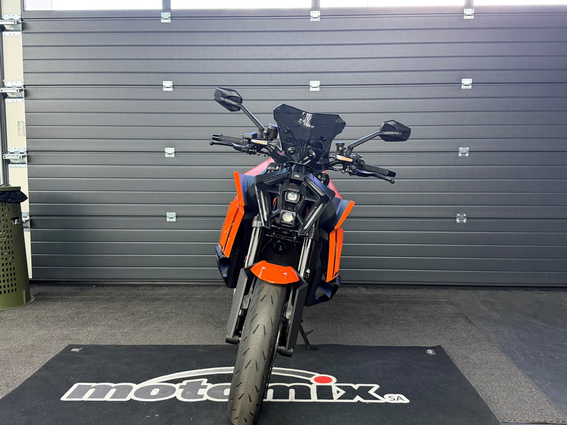 KTM 1390 Super Duke R EVO-showroom-element-1