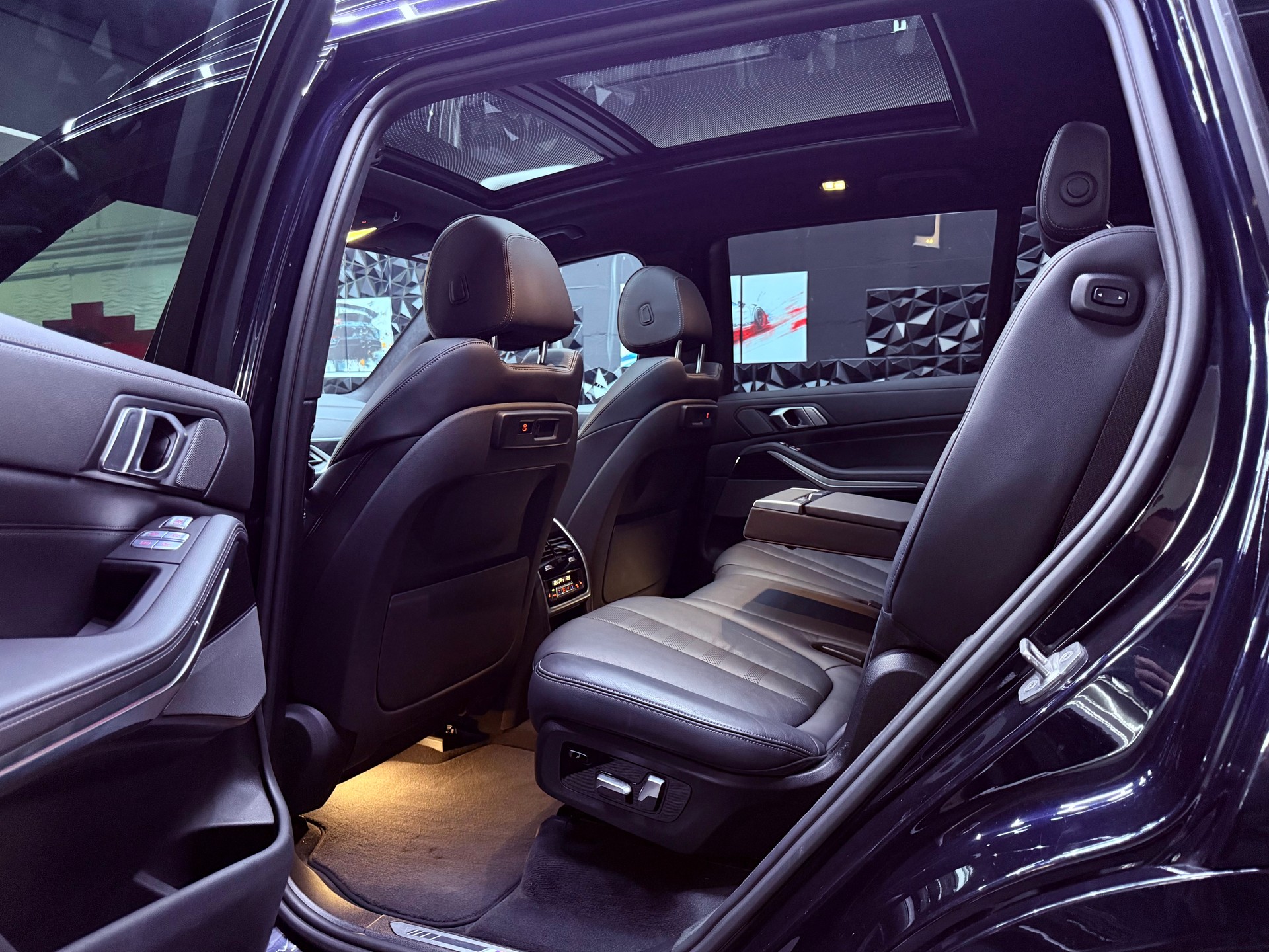 BMW X7 xDrive M50i Steptronic-image-19