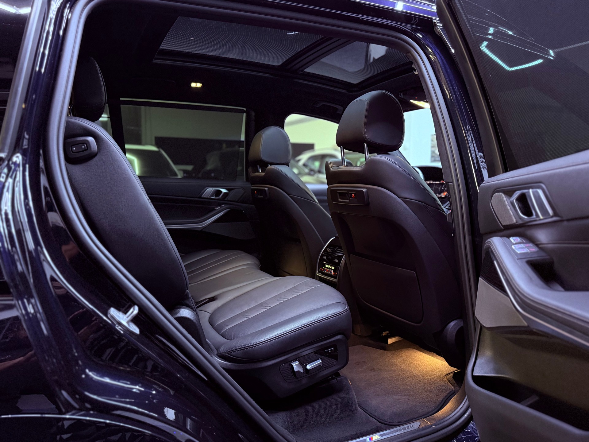 BMW X7 xDrive M50i Steptronic-image-26