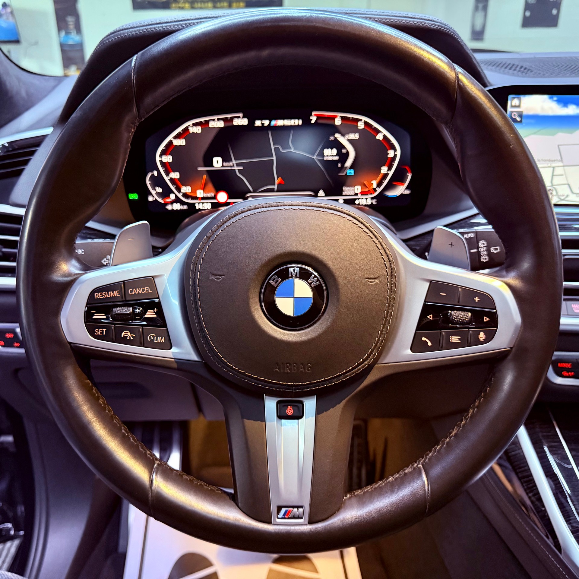 BMW X7 xDrive M50i Steptronic-image-12