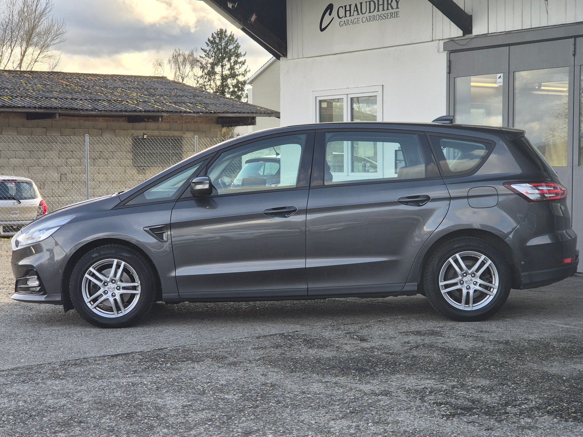 FORD S-Max 2.5 FHEV Trend 7Pl-image-10