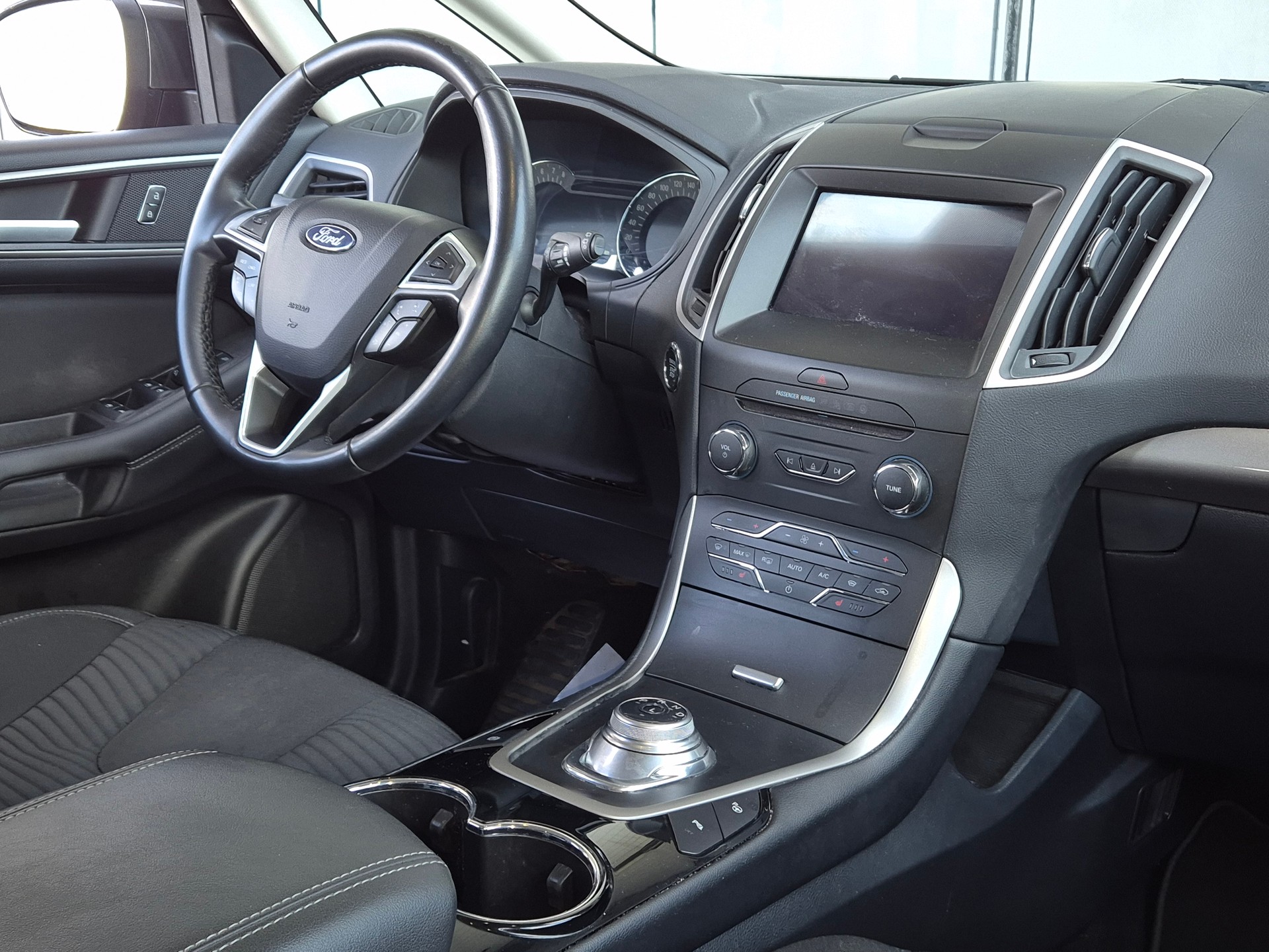 FORD S-Max 2.5 FHEV Trend 7Pl-image-12